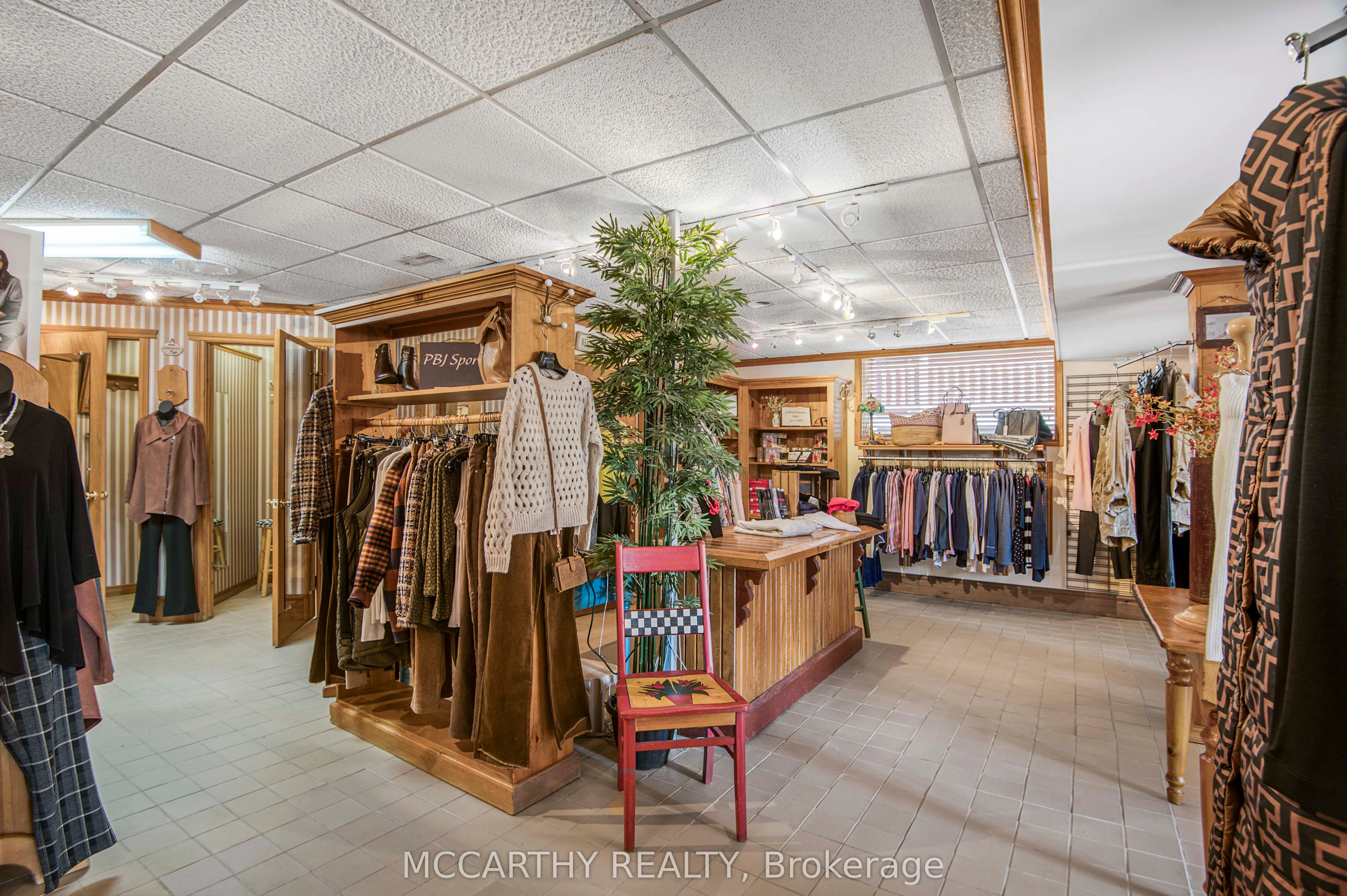 21 Toronto Street S