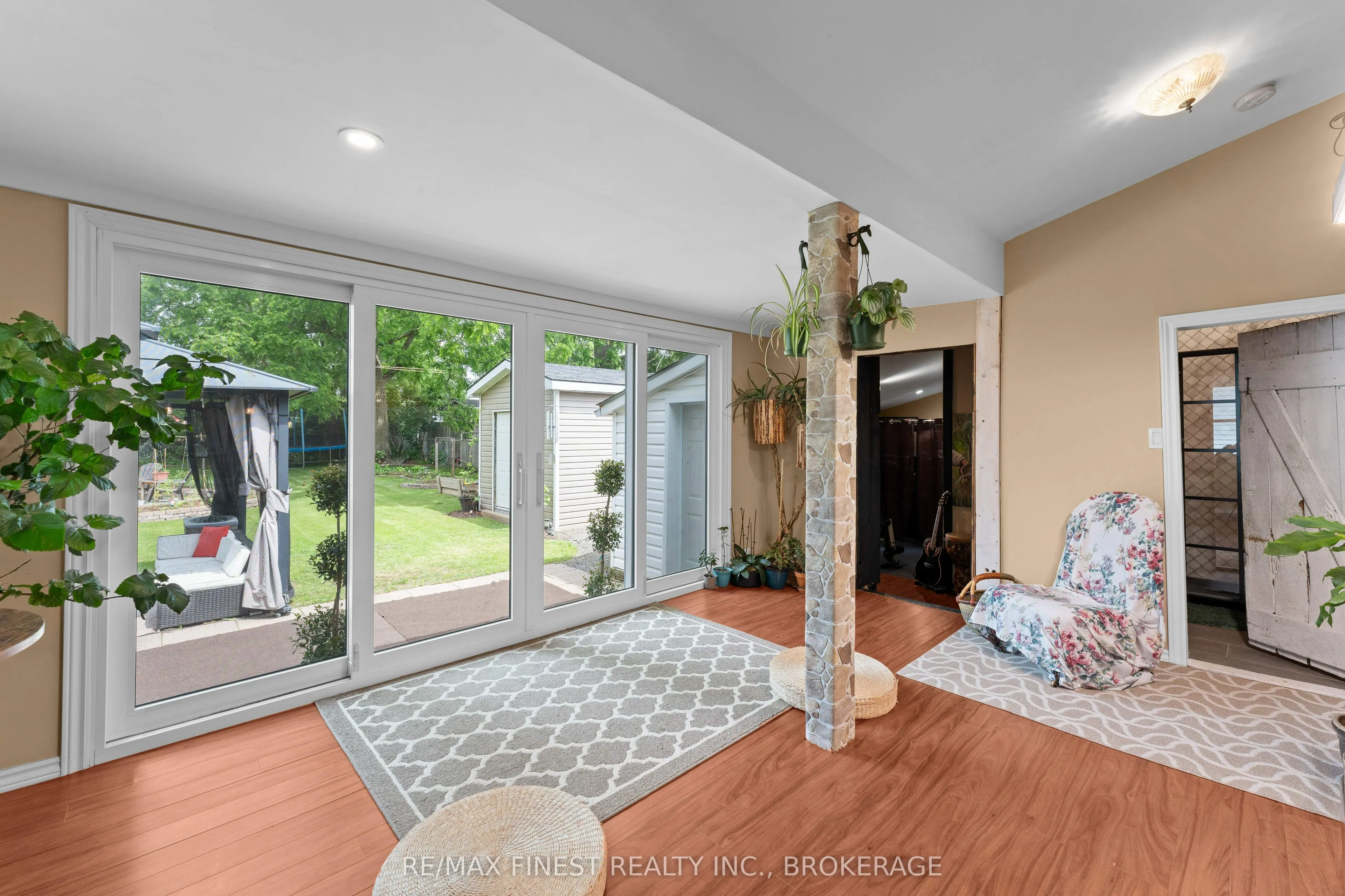 15 Graham Street E