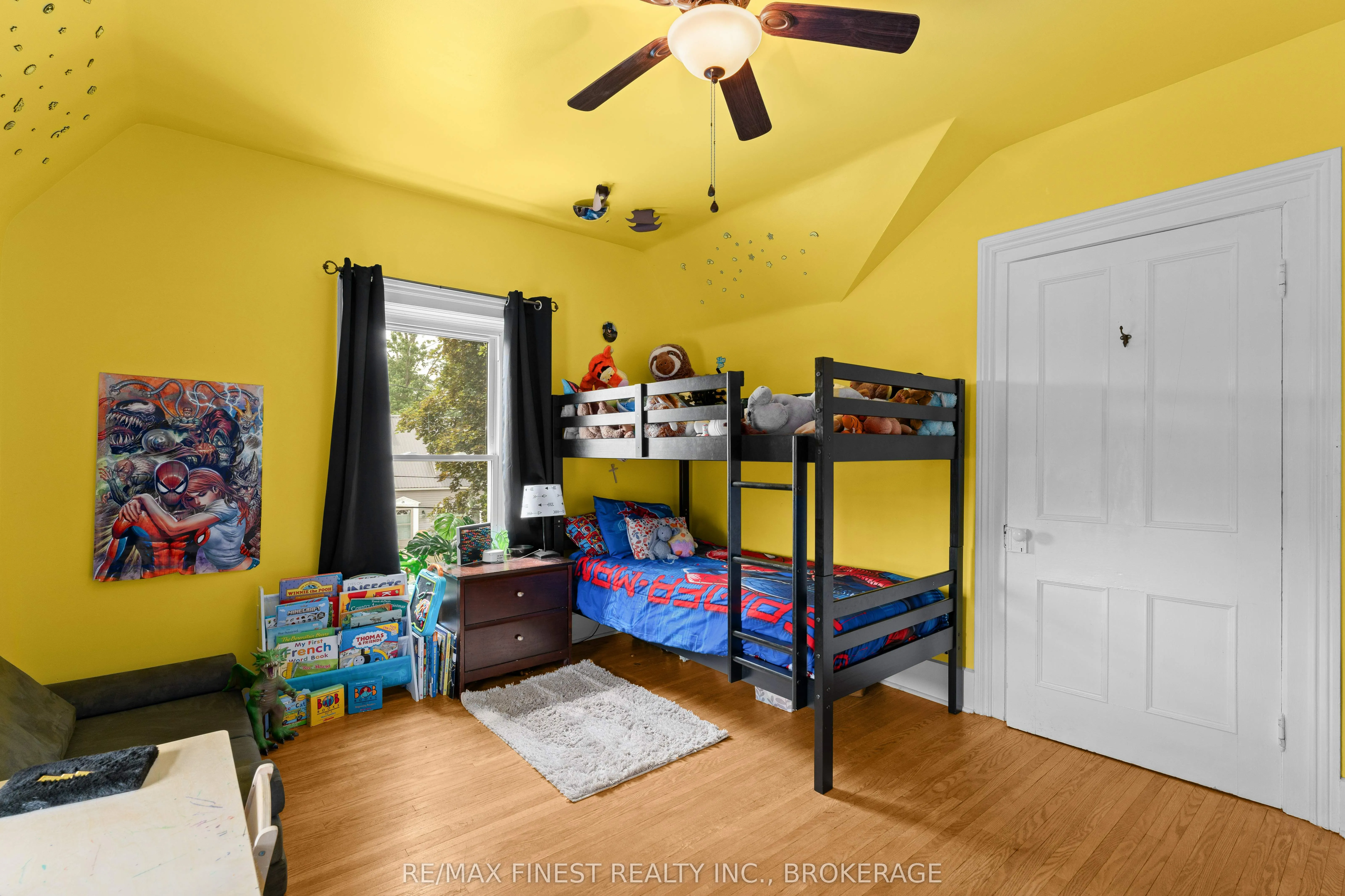 15 Graham Street E