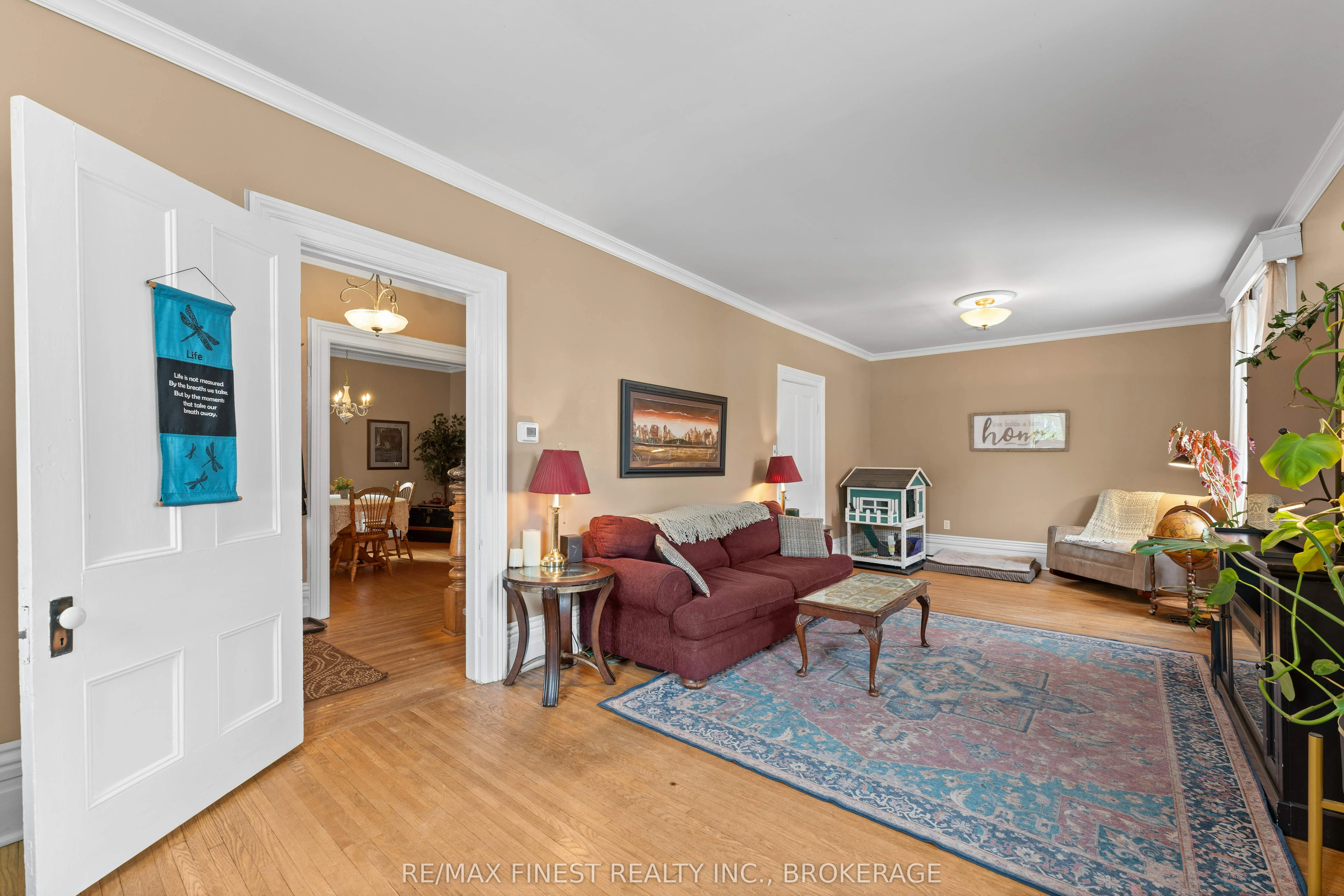 15 Graham Street E