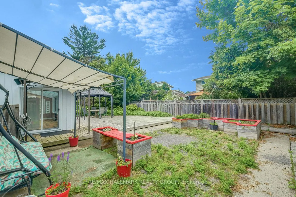 2149 Hubbard Crescent