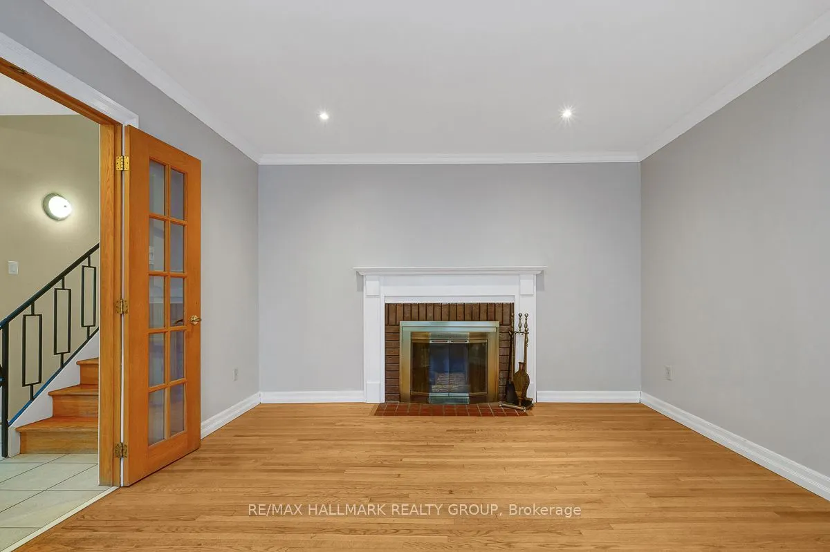 2149 Hubbard Crescent