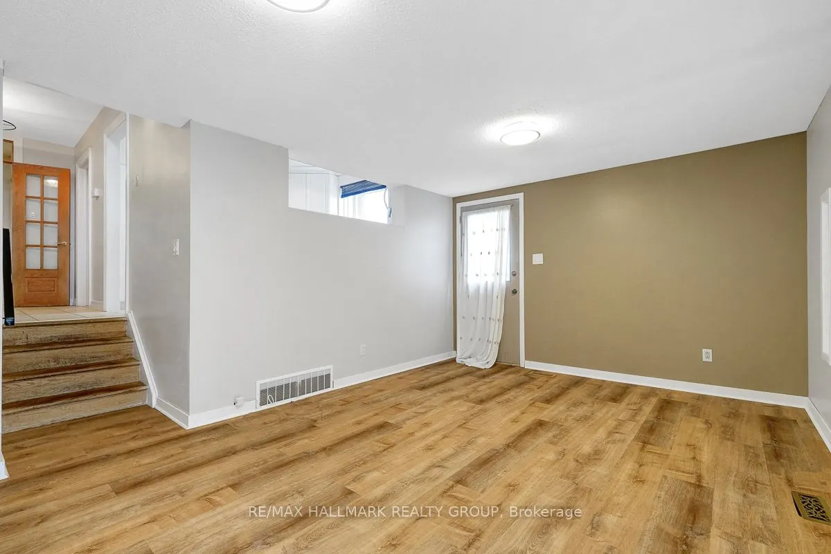 2149 Hubbard Crescent
