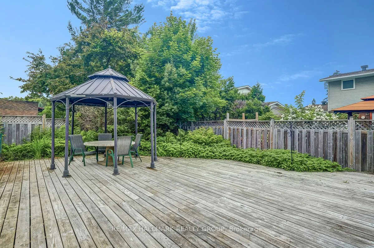2149 Hubbard Crescent