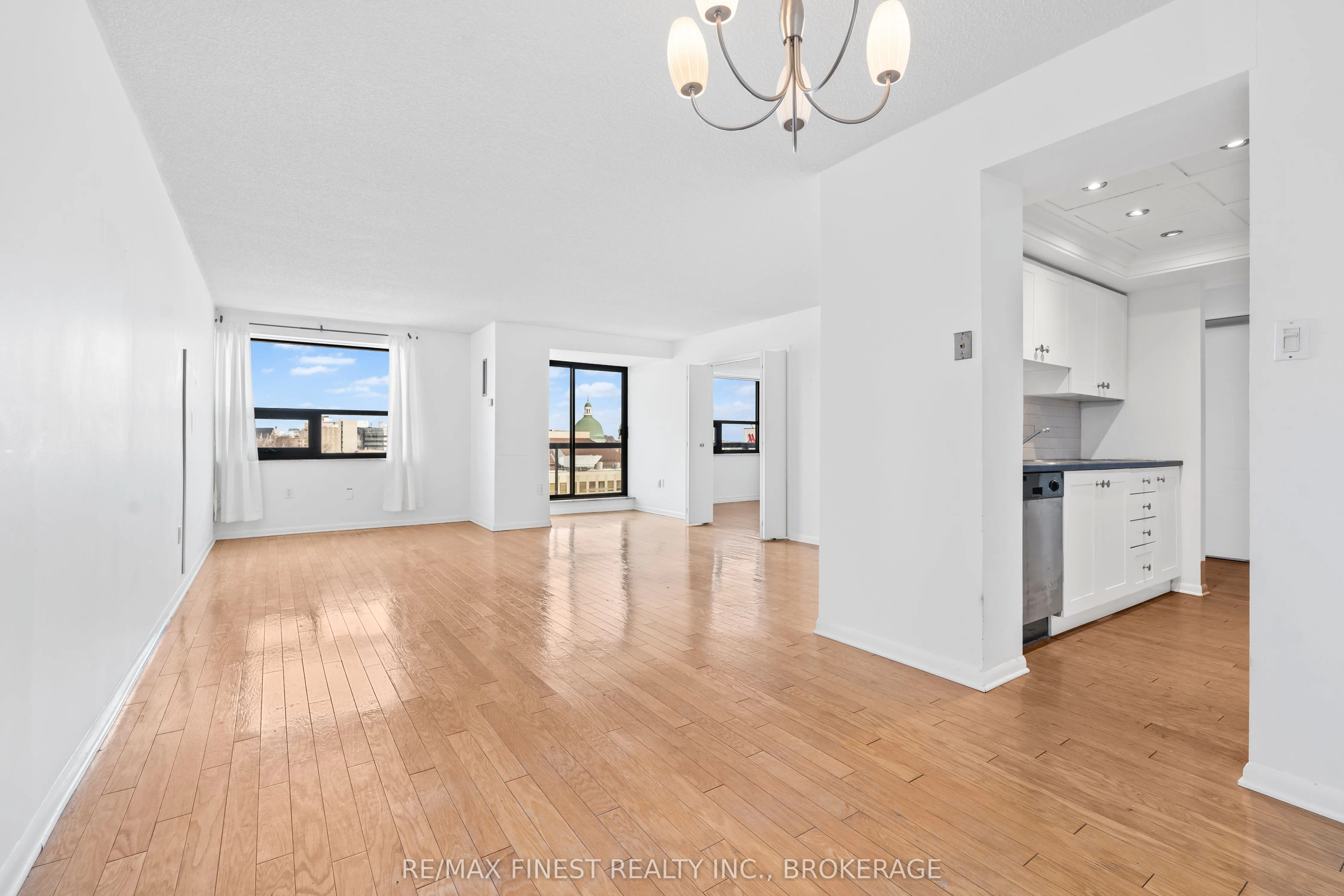 165 Ontario Street, #1002