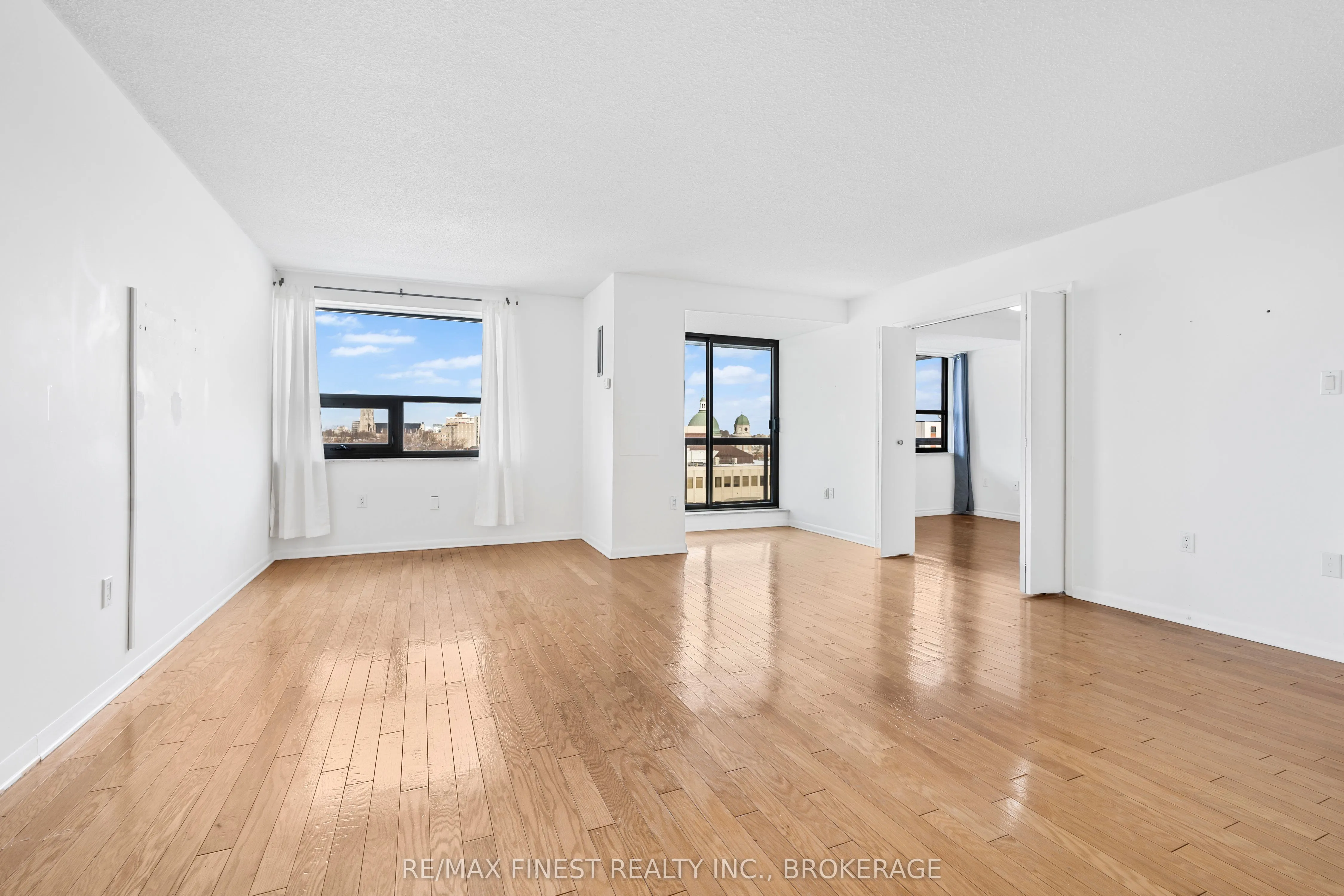 165 Ontario Street, #1002