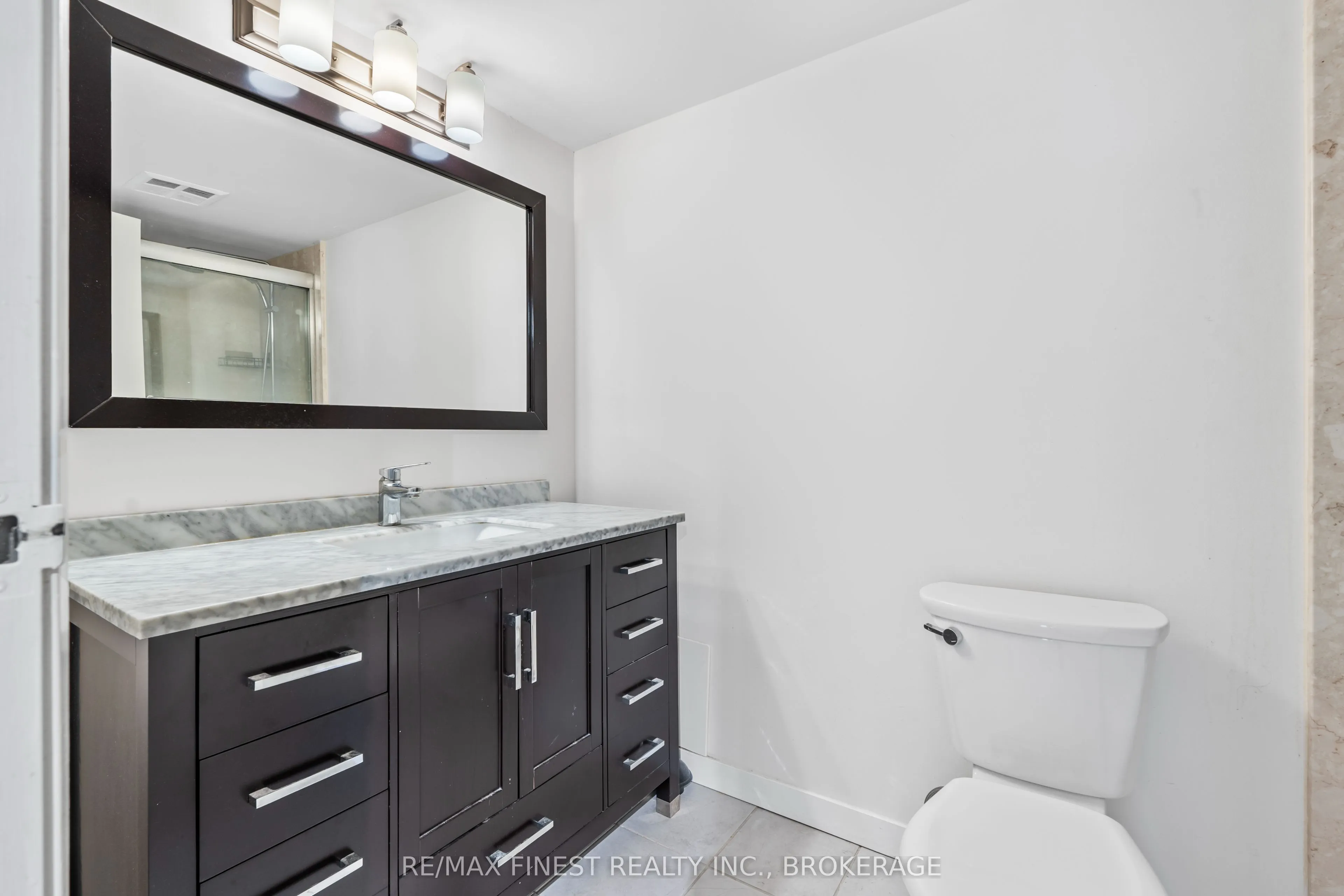 165 Ontario Street, #1002