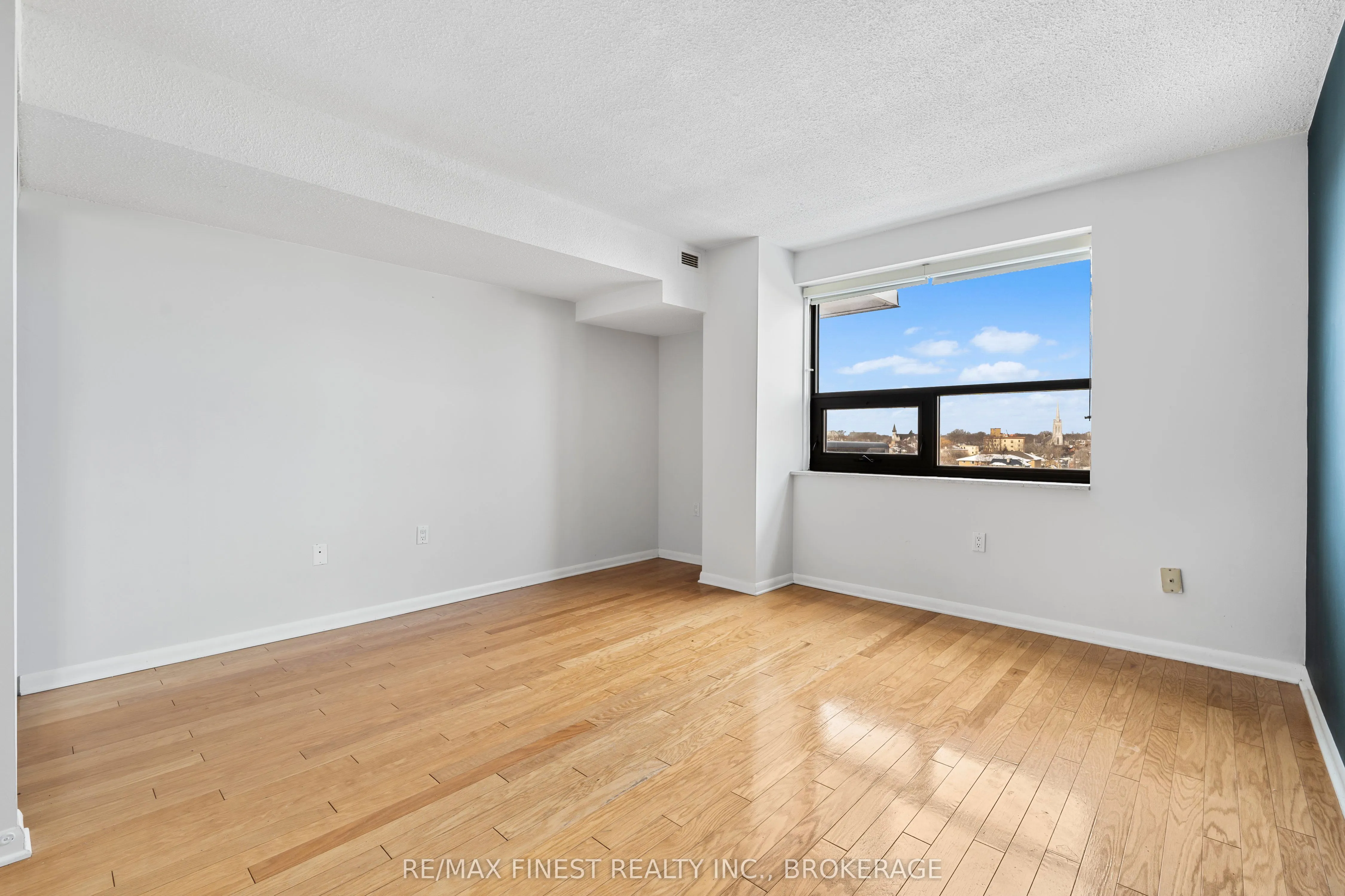 165 Ontario Street, #1002