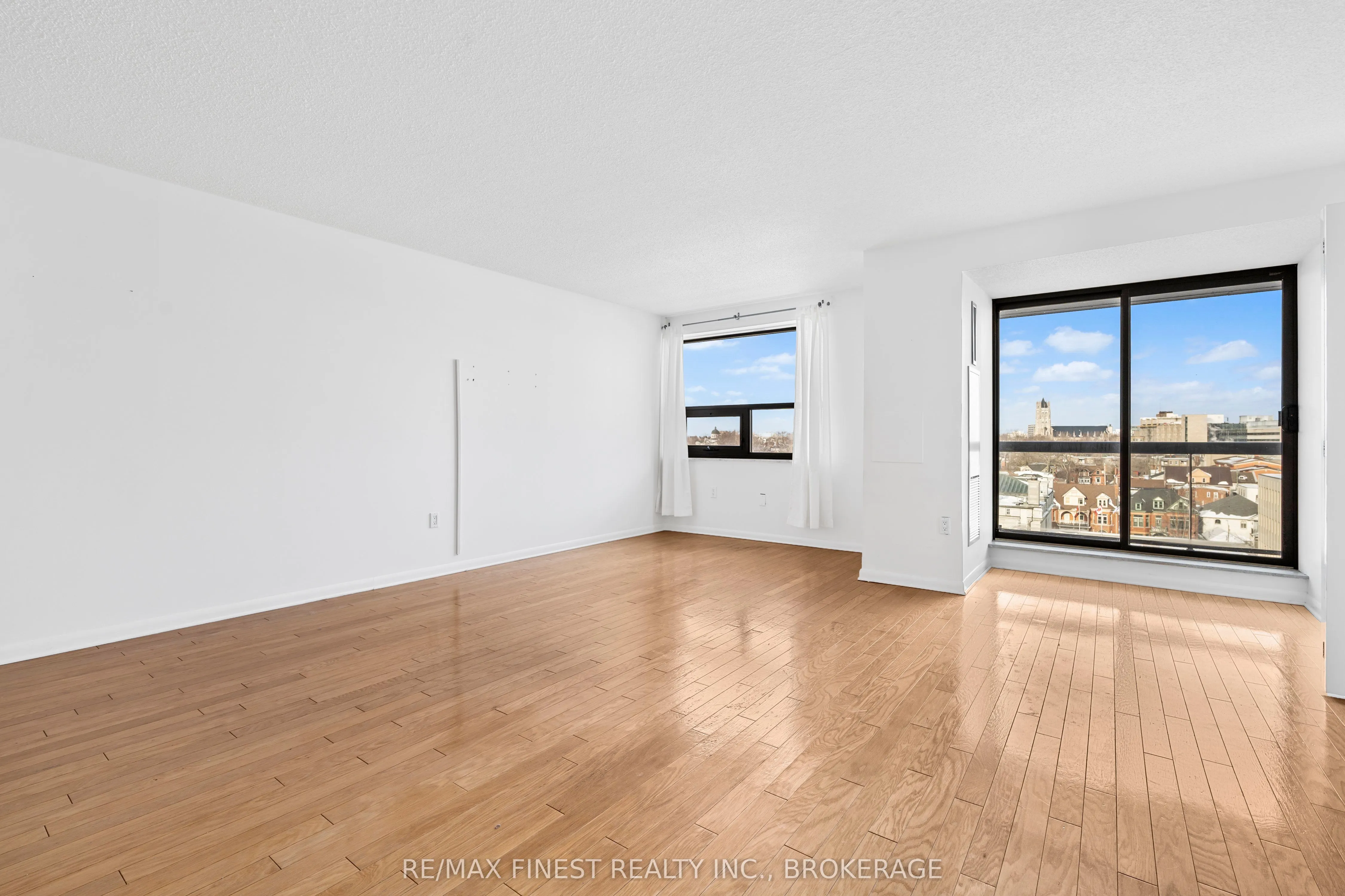 165 Ontario Street, #1002