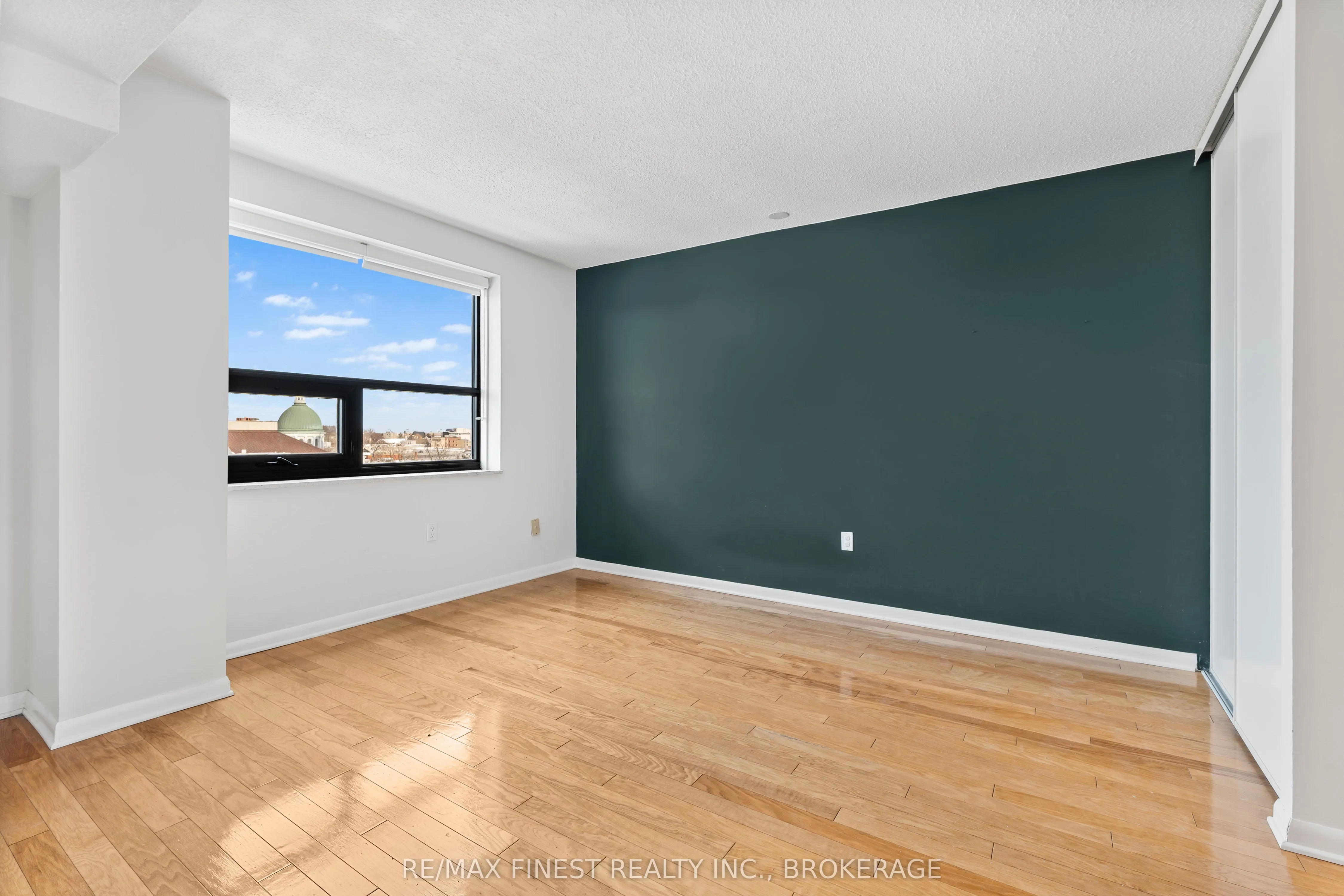 165 Ontario Street, #1002