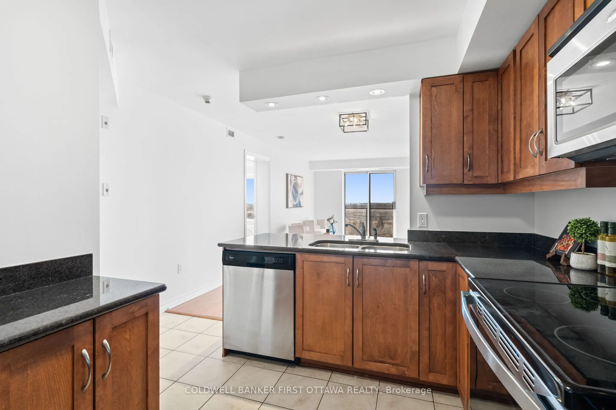 314 CENTRAL PARK Drive #912