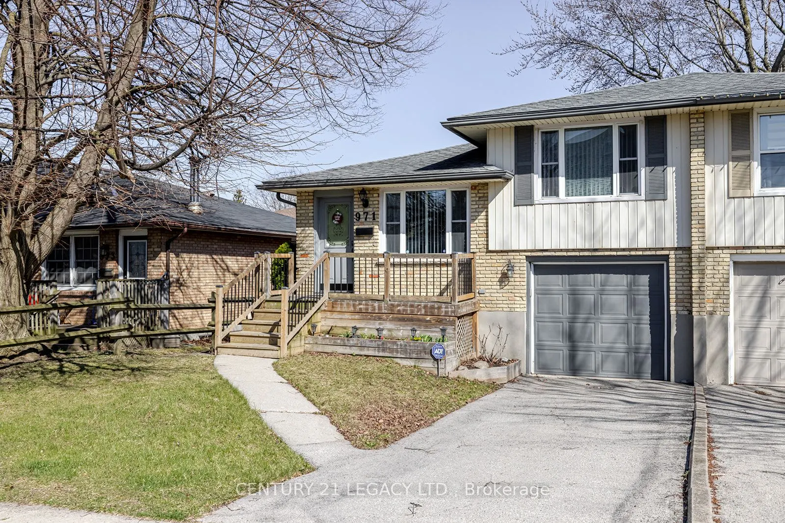 971 Eagle Crescent