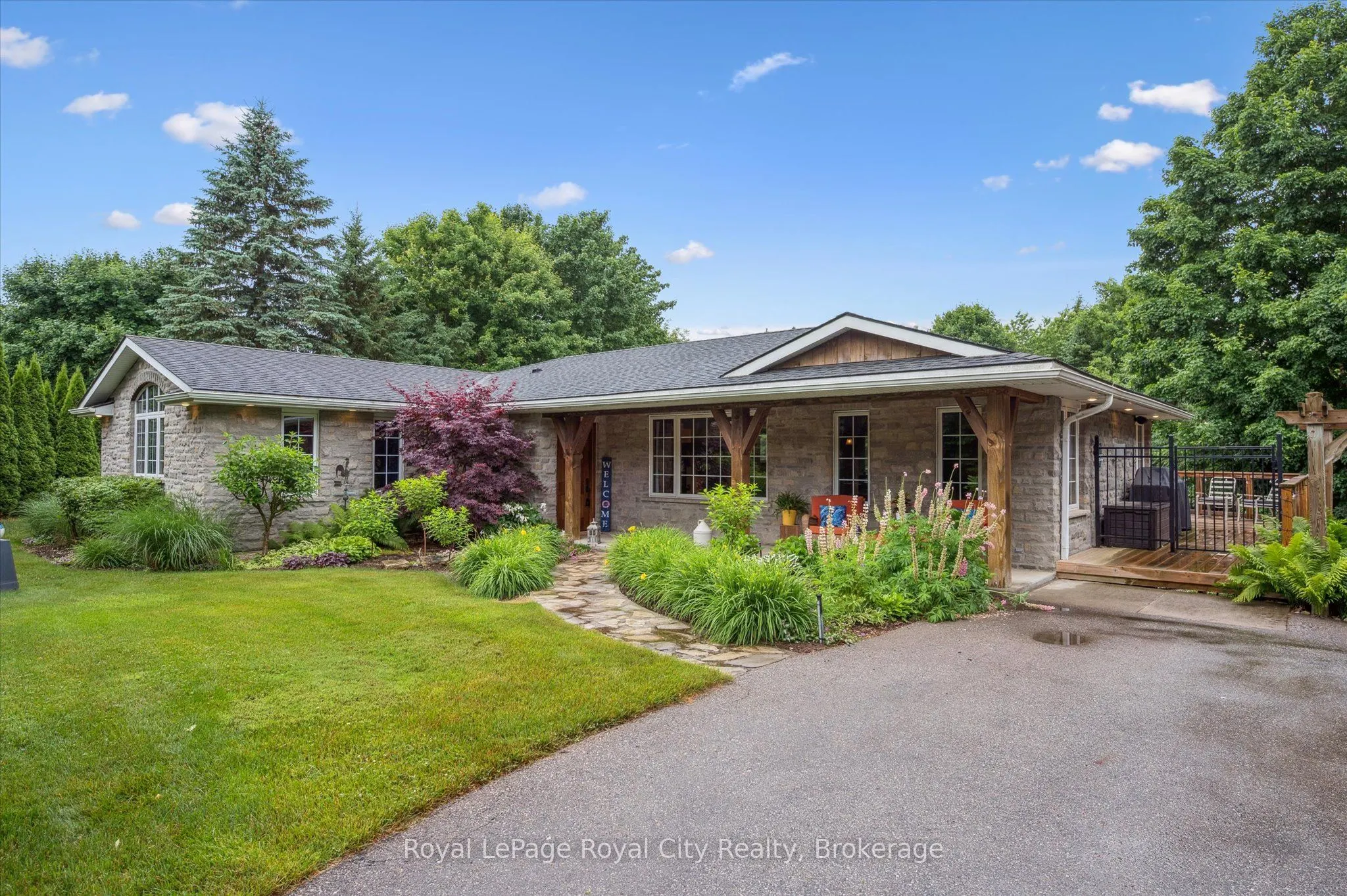 7242 Sideroad 4