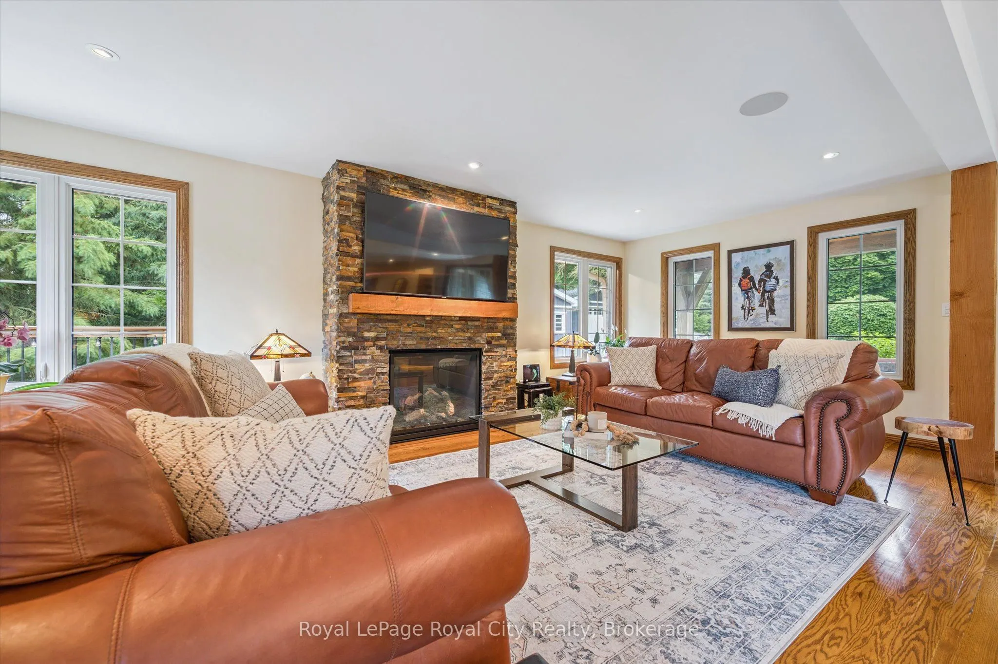 7242 Sideroad 4
