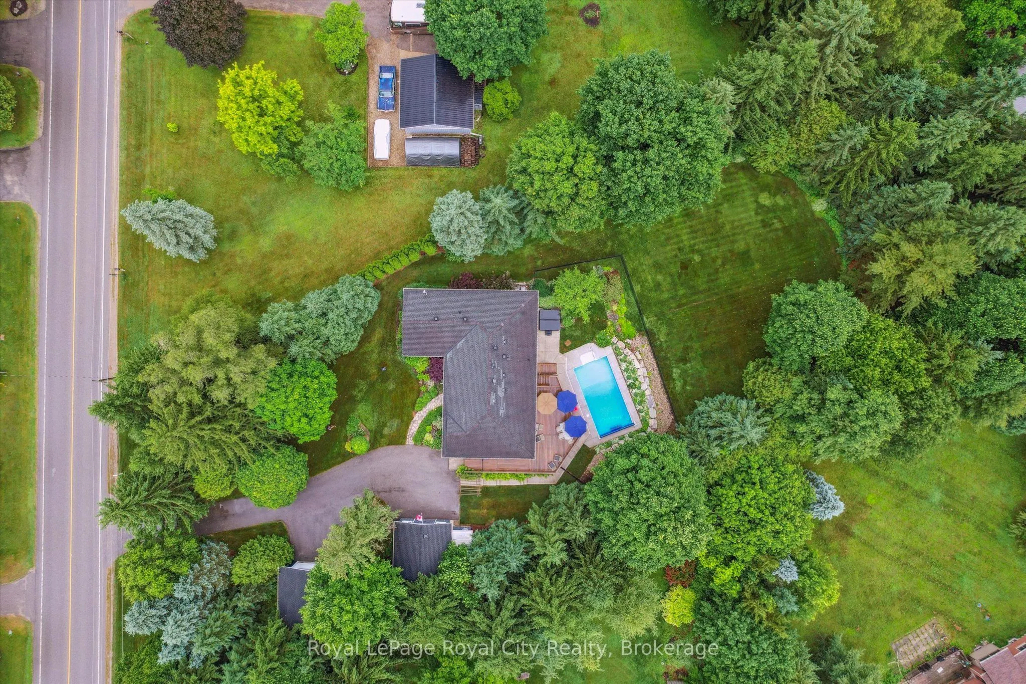 7242 Sideroad 4