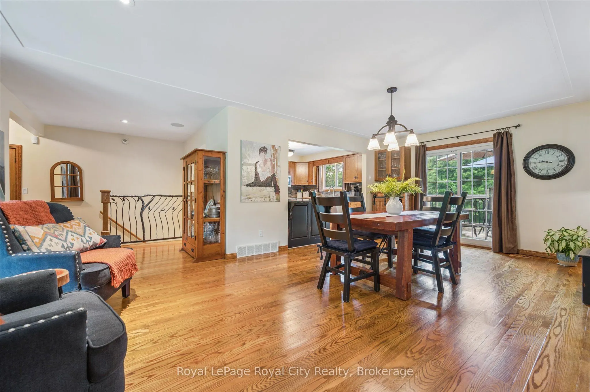 7242 Sideroad 4