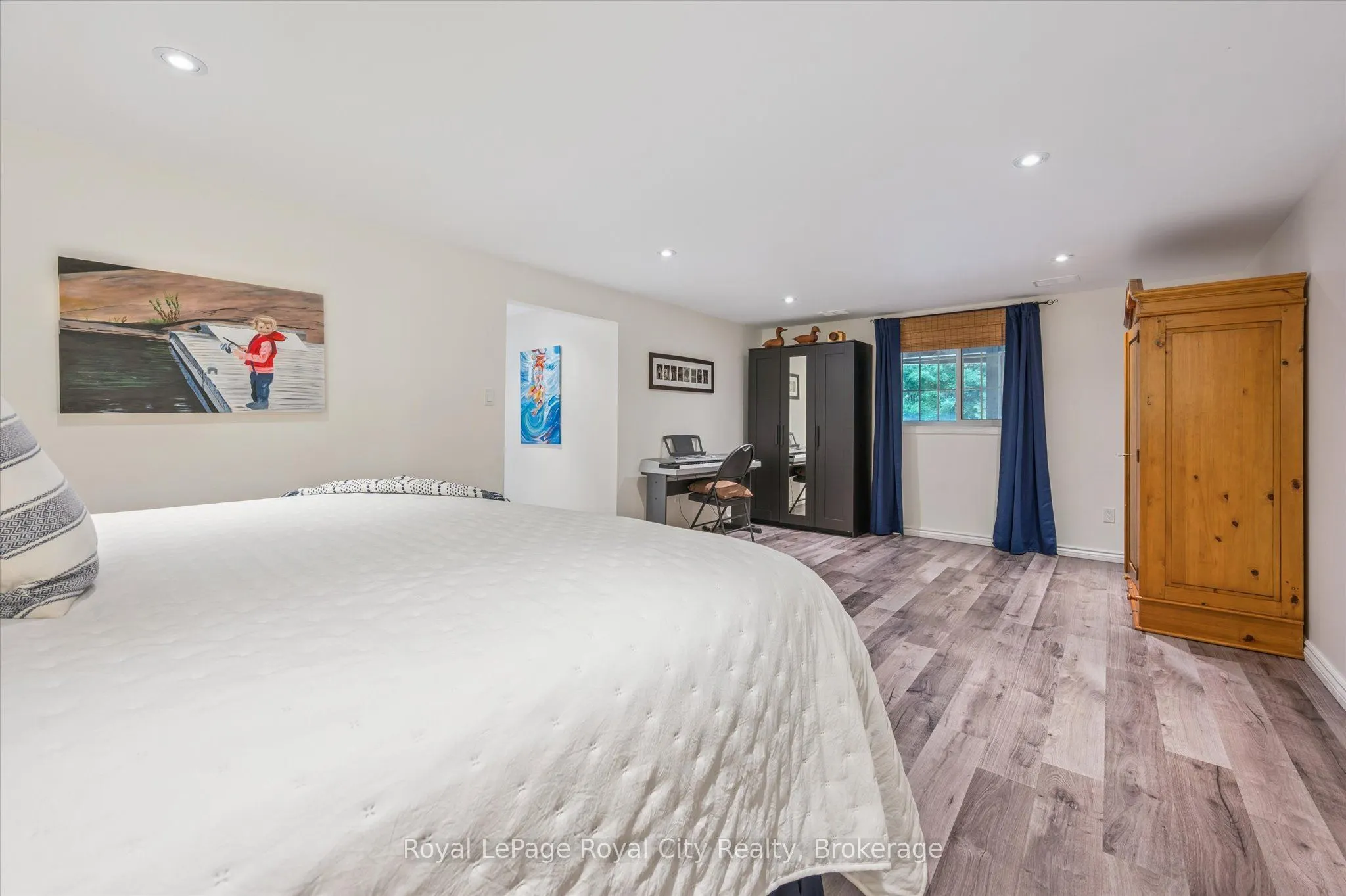 7242 Sideroad 4