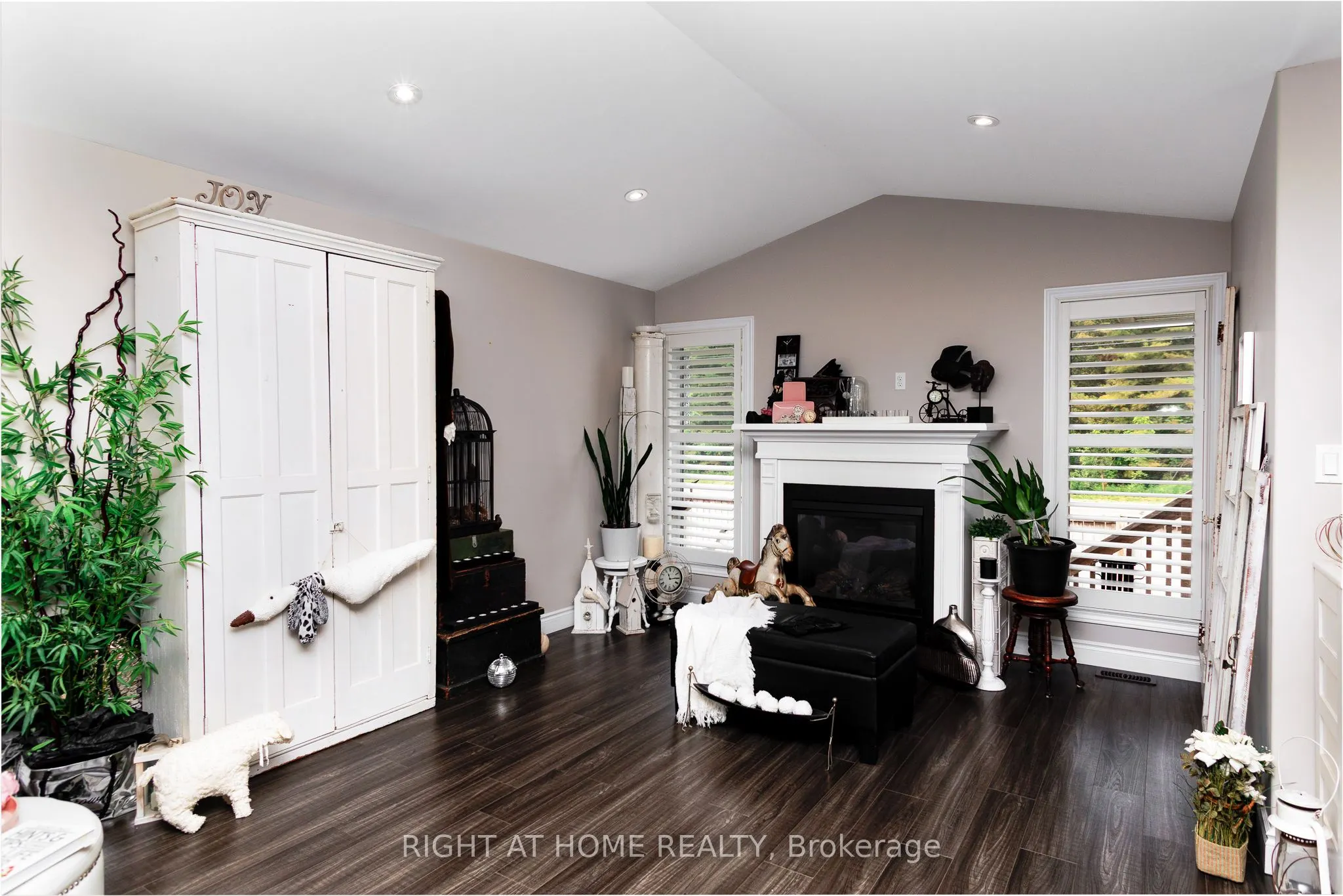 26 Ward Drive