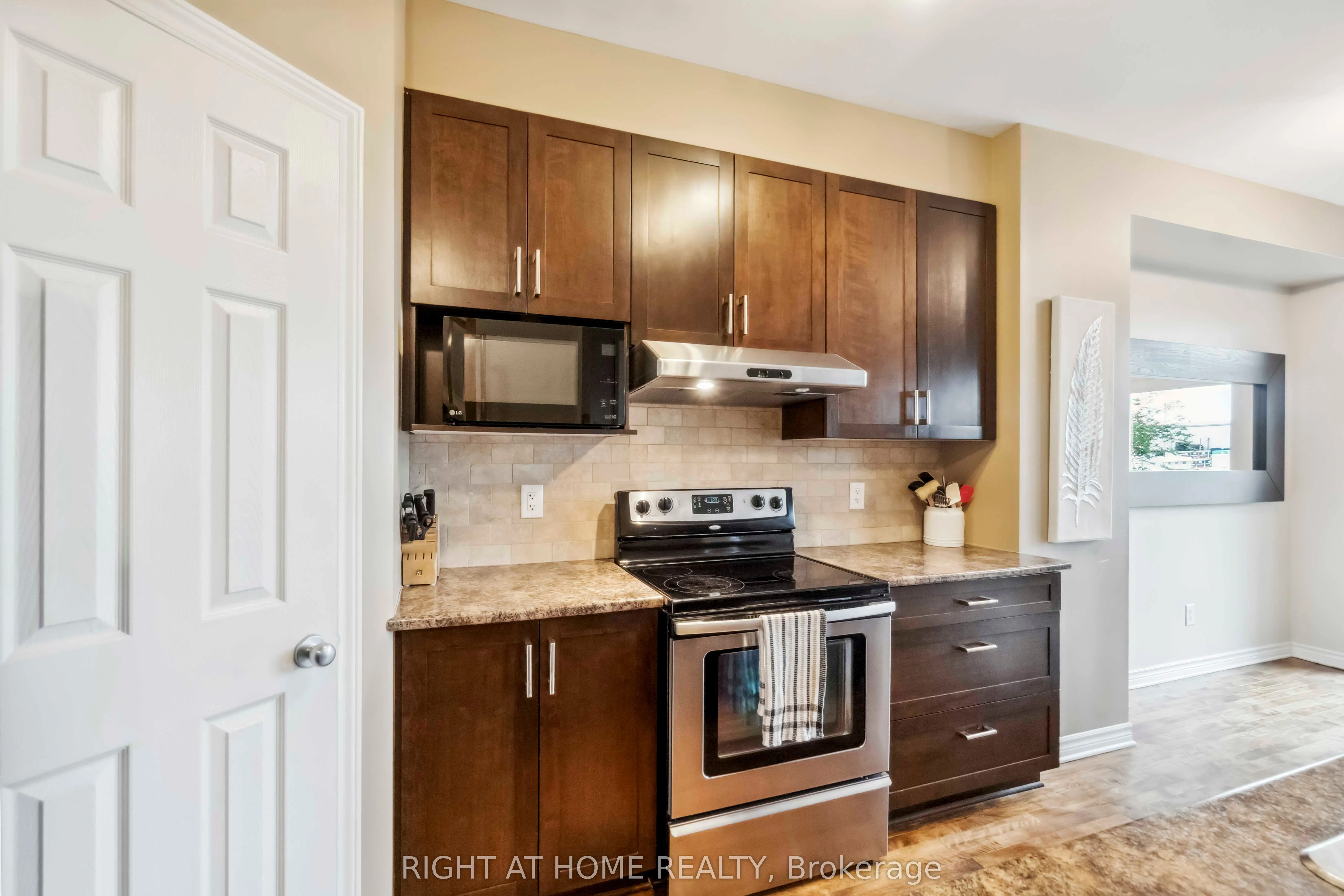 163 Mojave Crescent