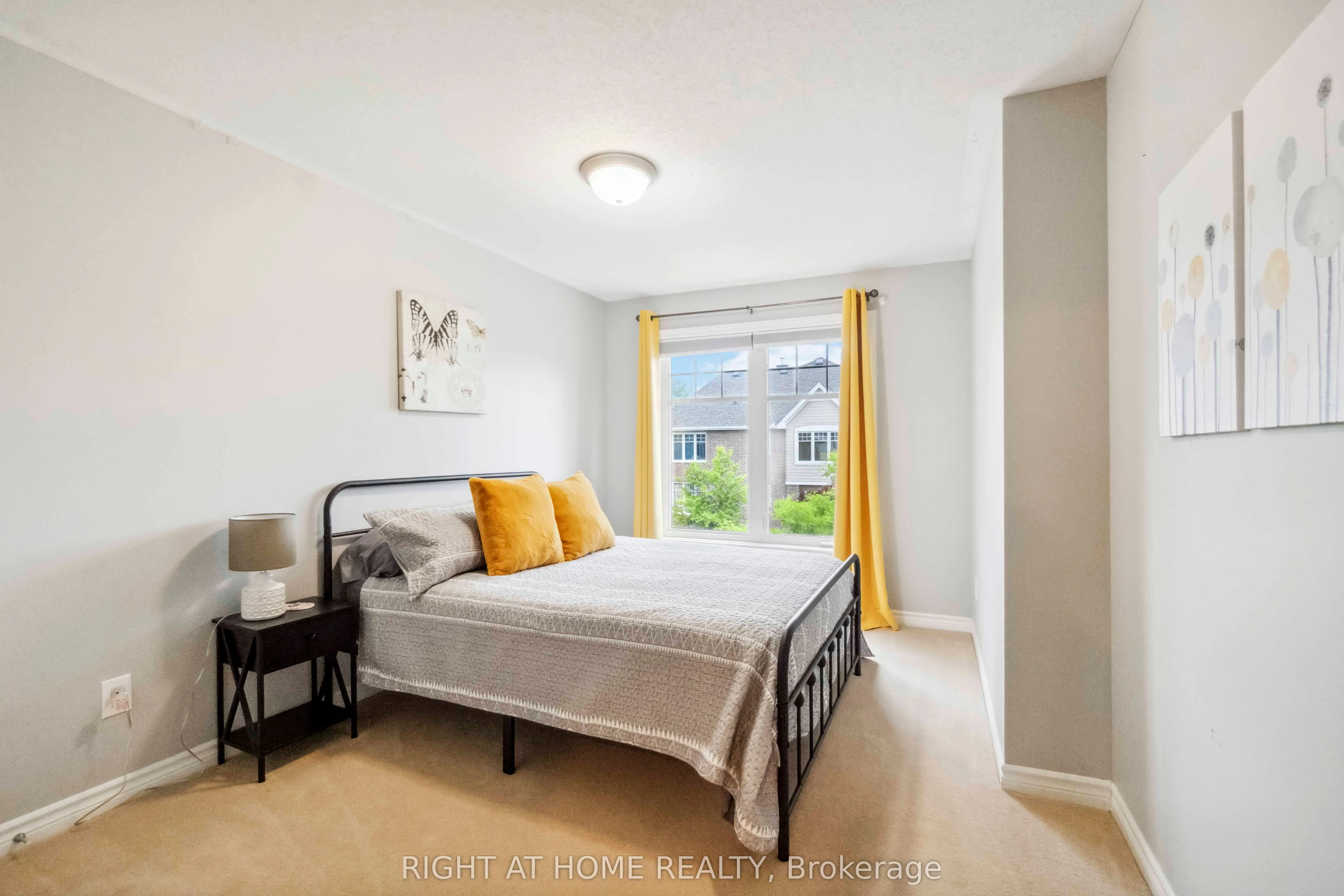163 Mojave Crescent