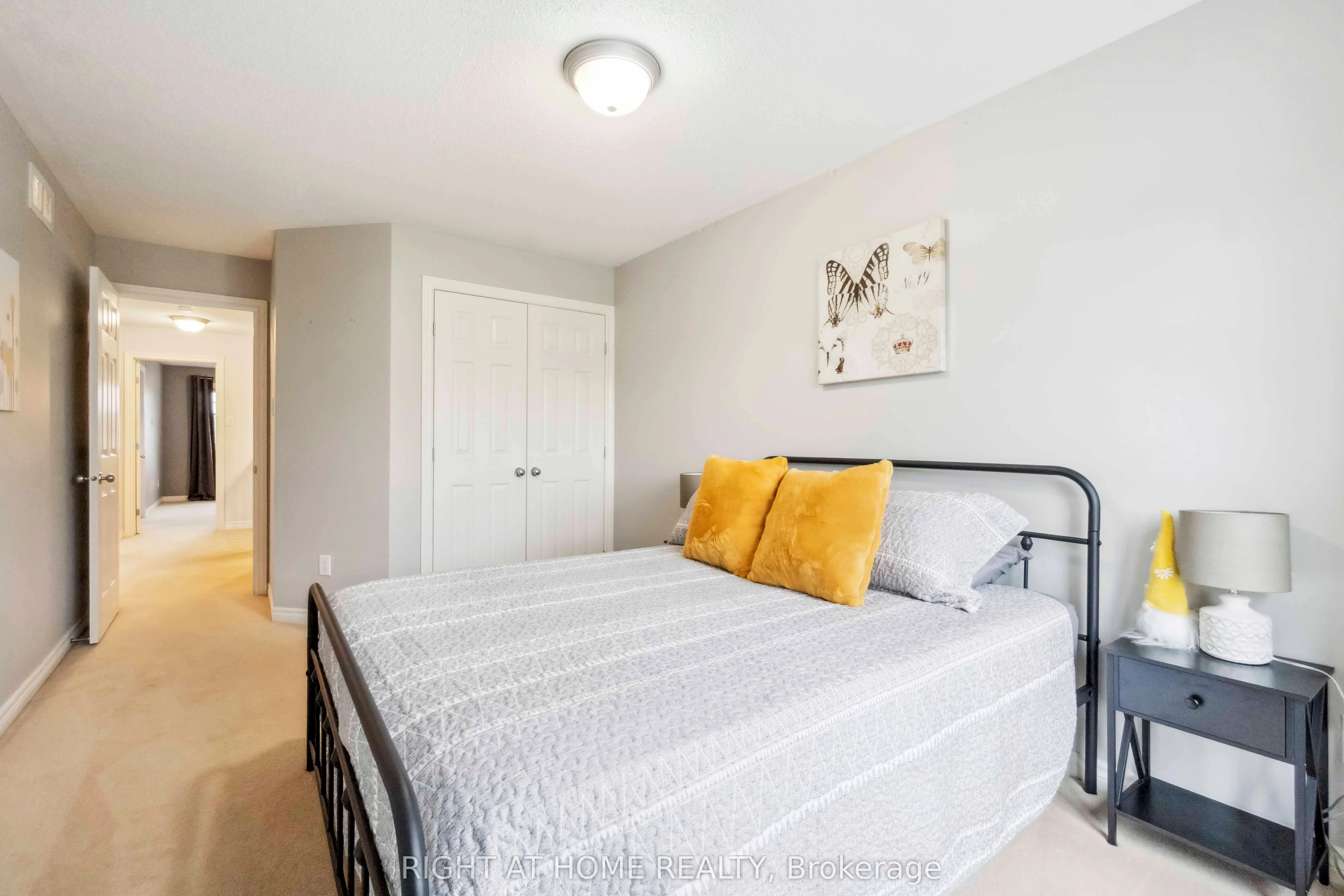 163 Mojave Crescent