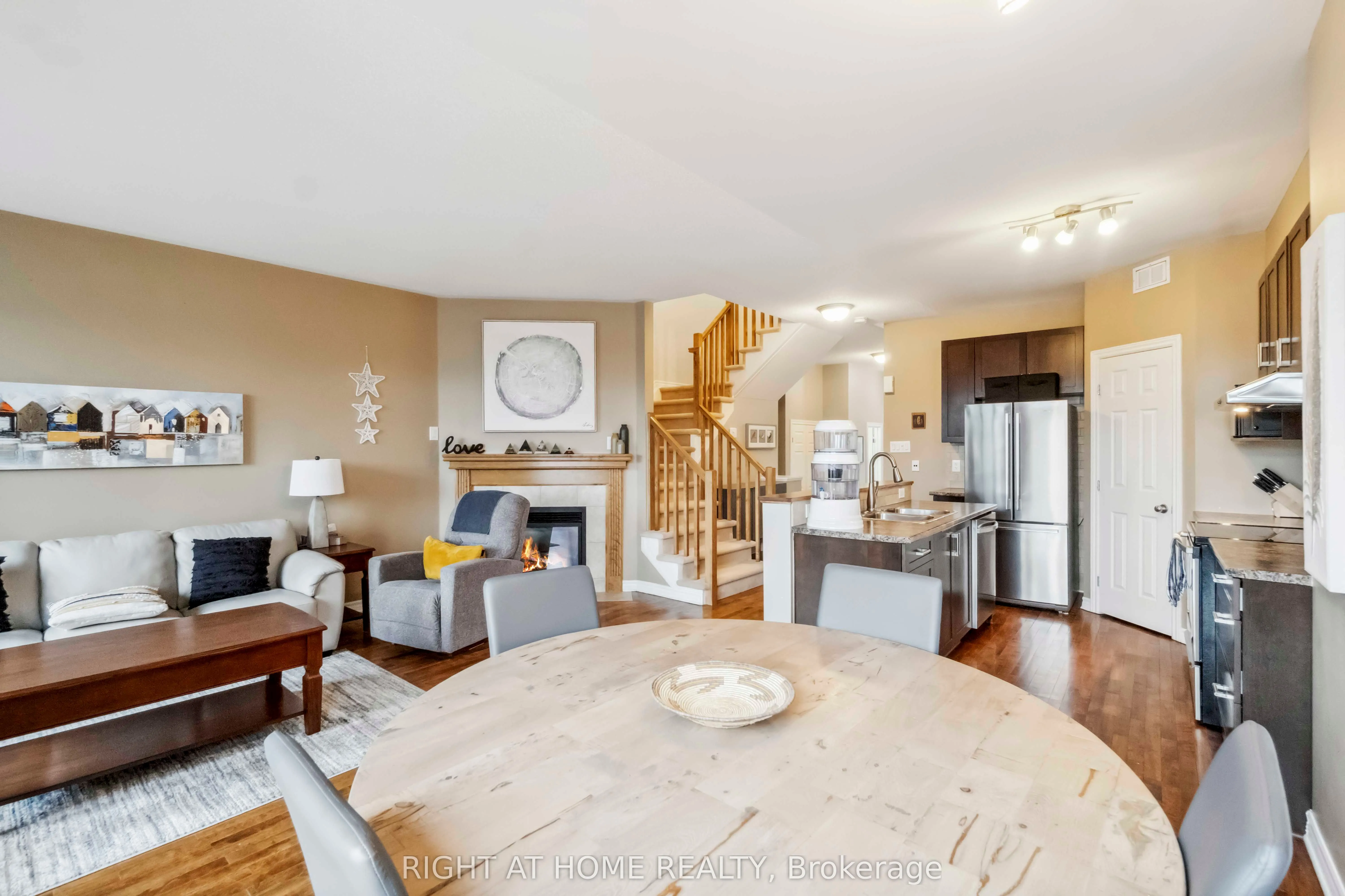 163 Mojave Crescent