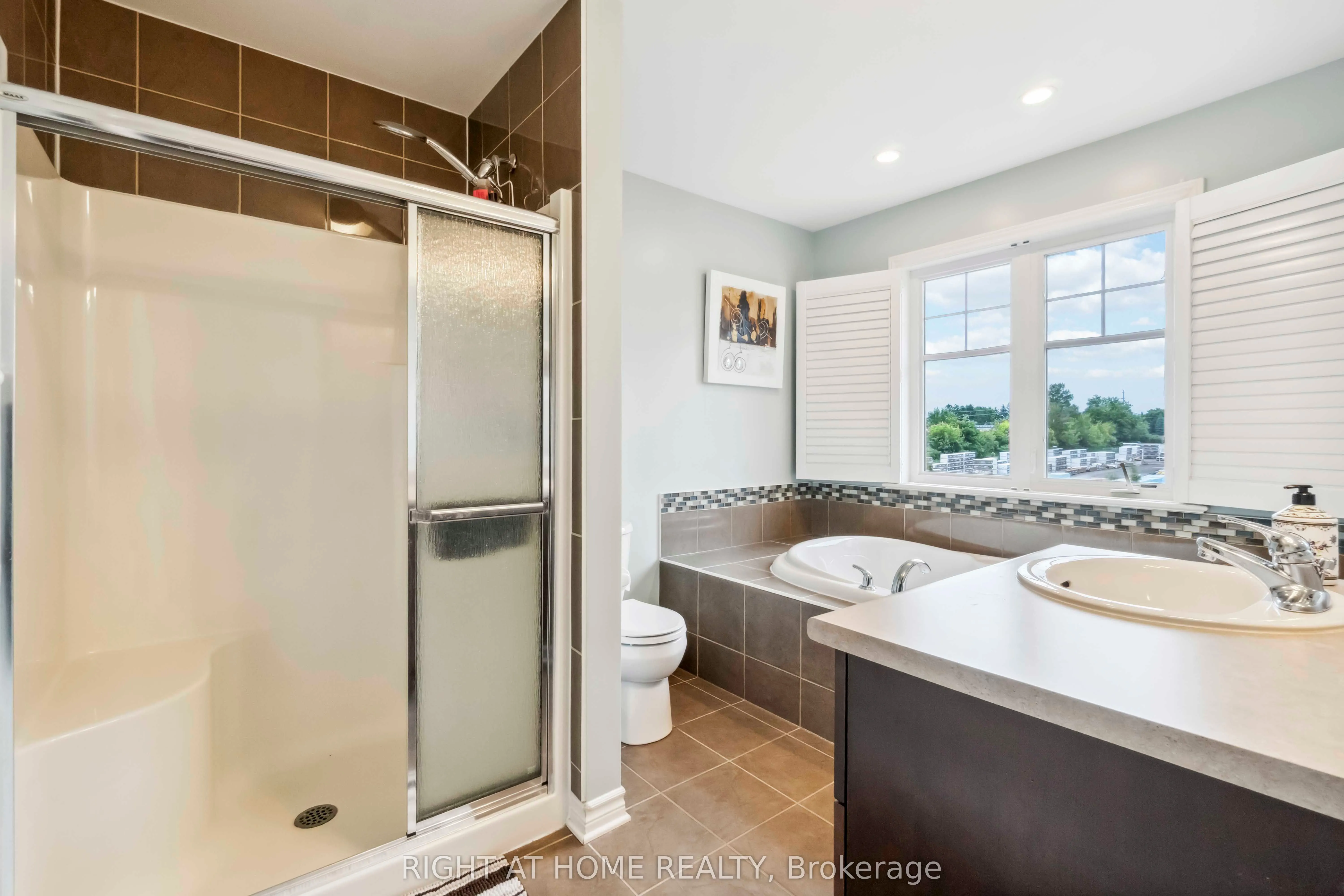 163 Mojave Crescent