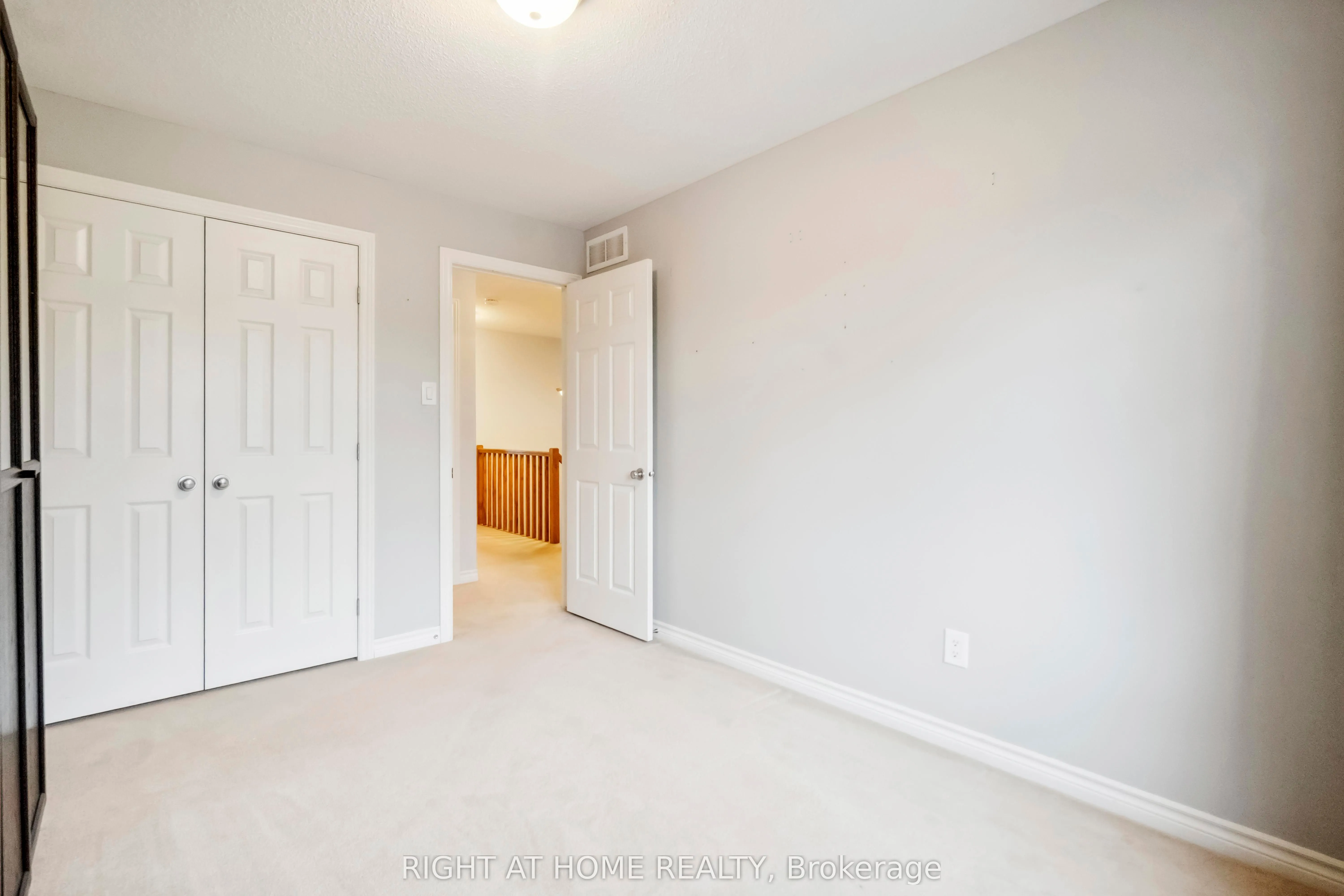 163 Mojave Crescent