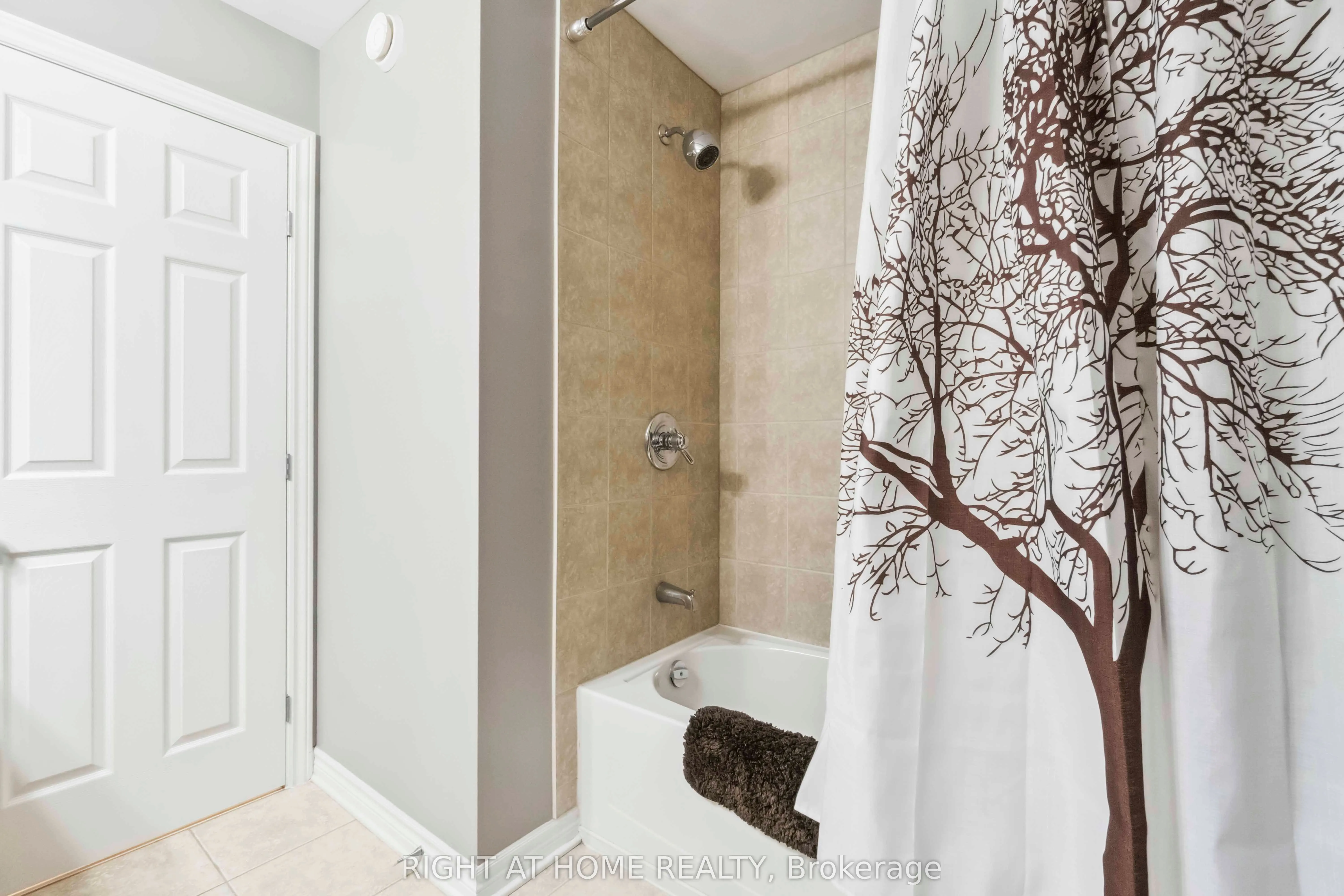 163 Mojave Crescent