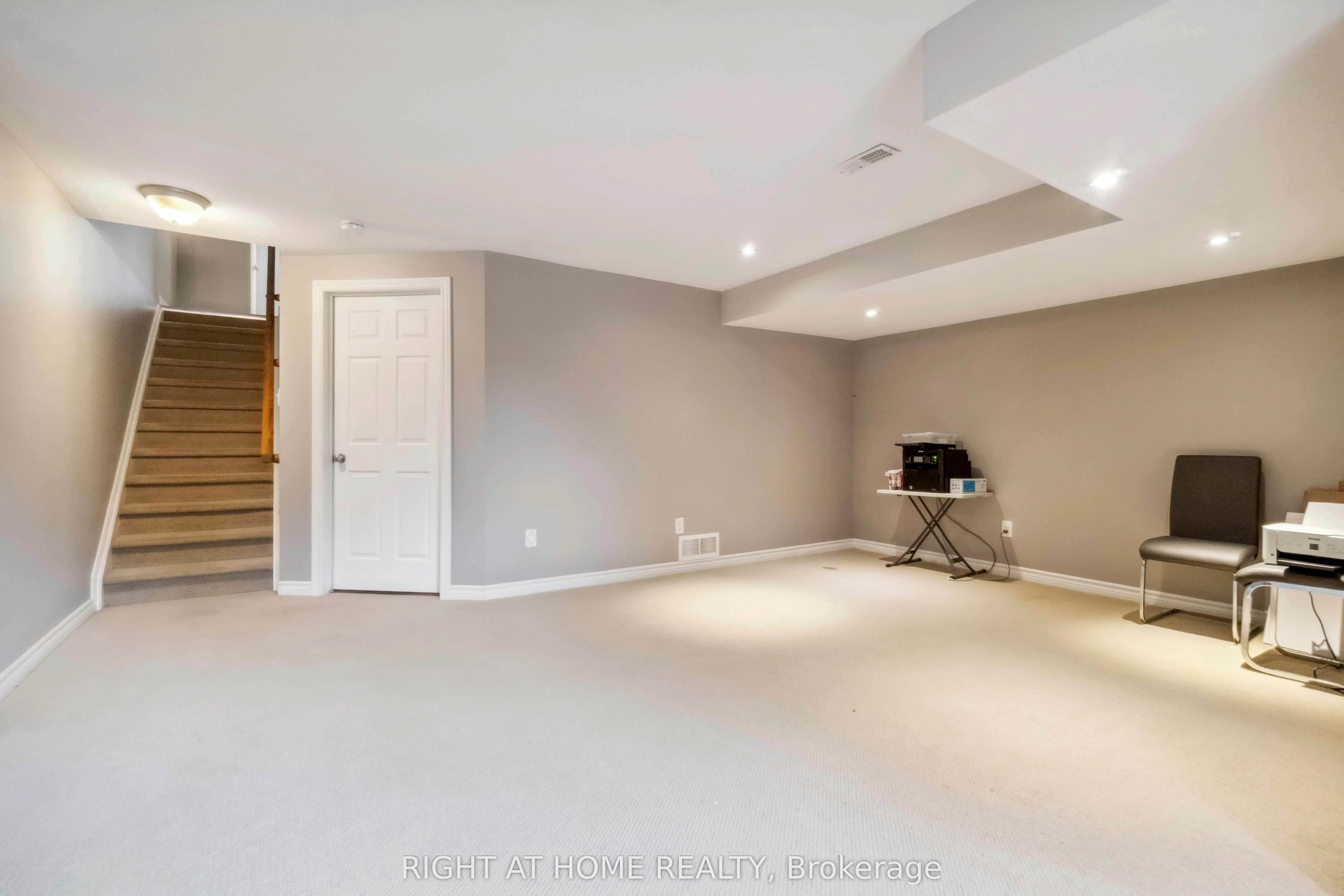 163 Mojave Crescent