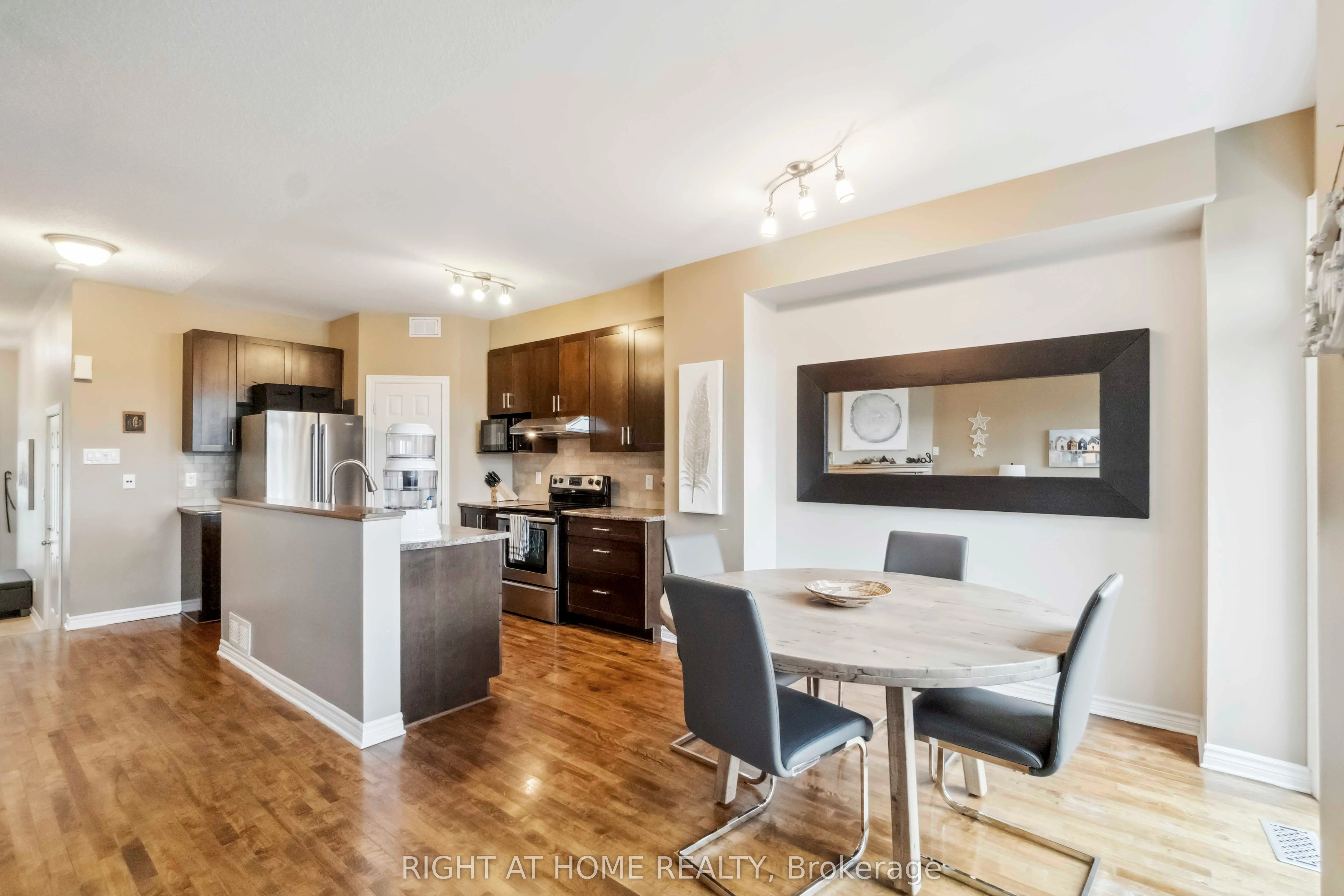 163 Mojave Crescent