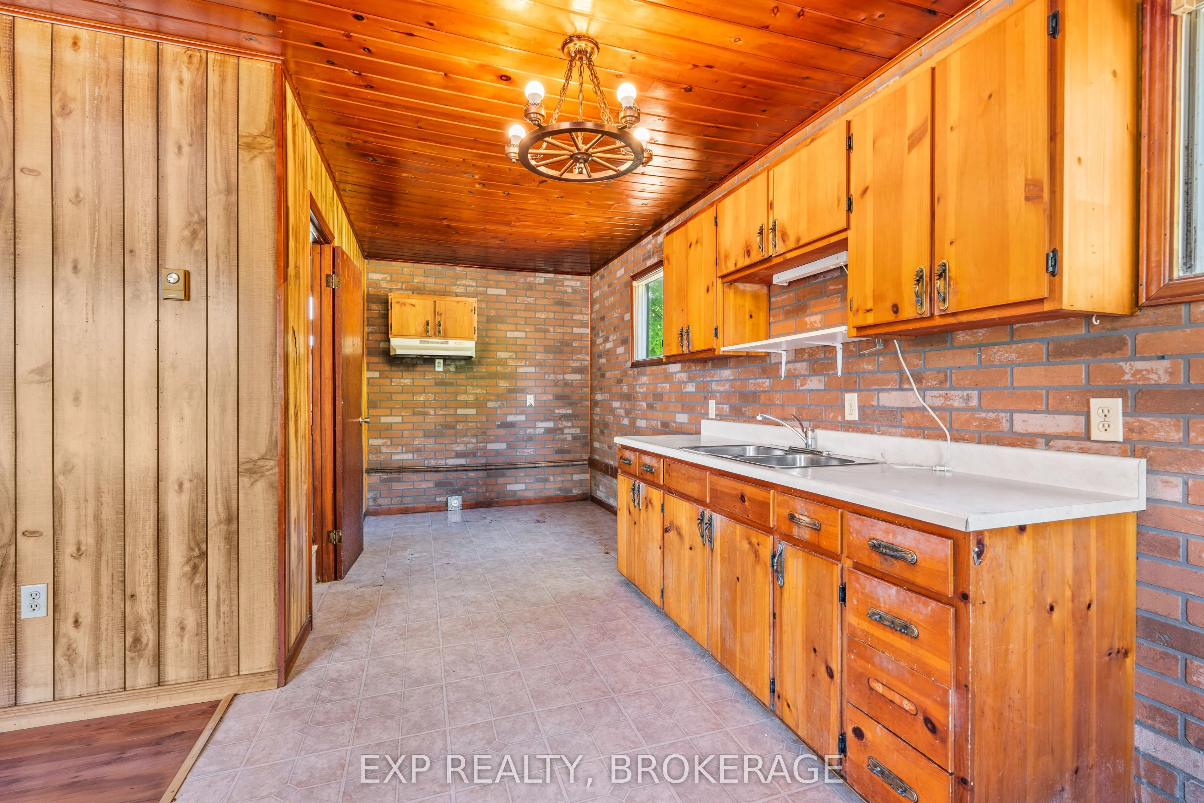 1944A-1944B FISH CREEK Road