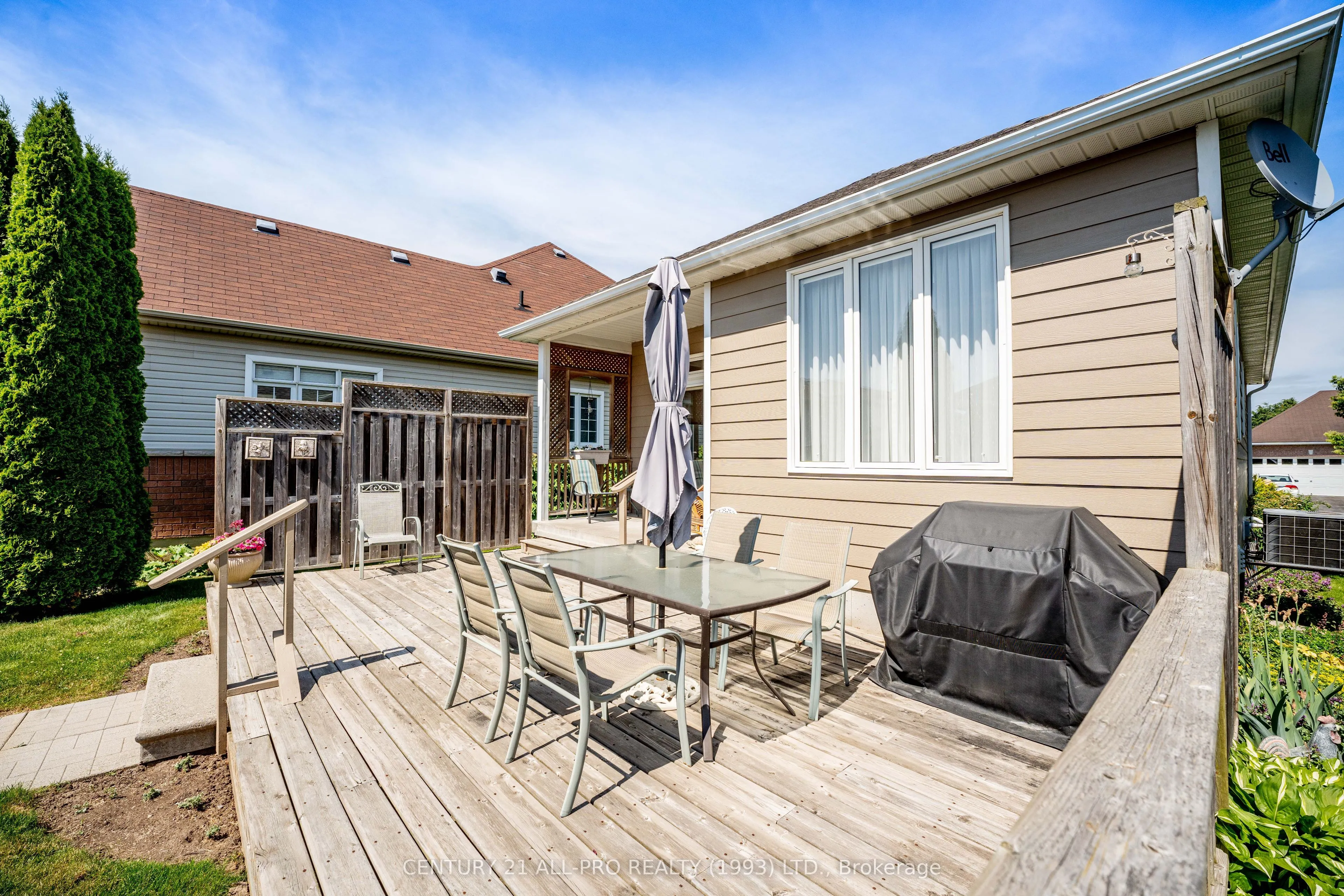 745 Prince Of Wales Drive
