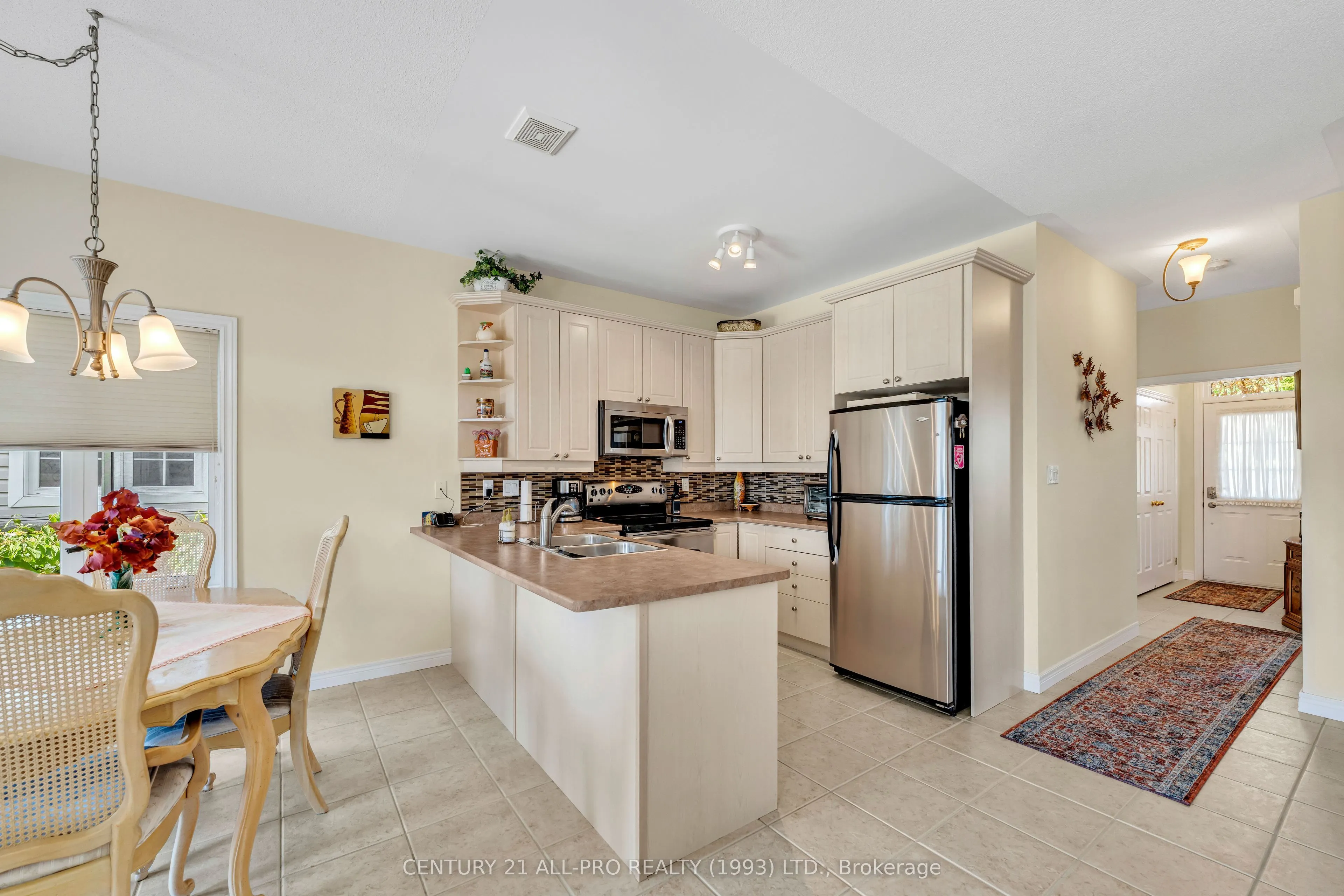 745 Prince Of Wales Drive