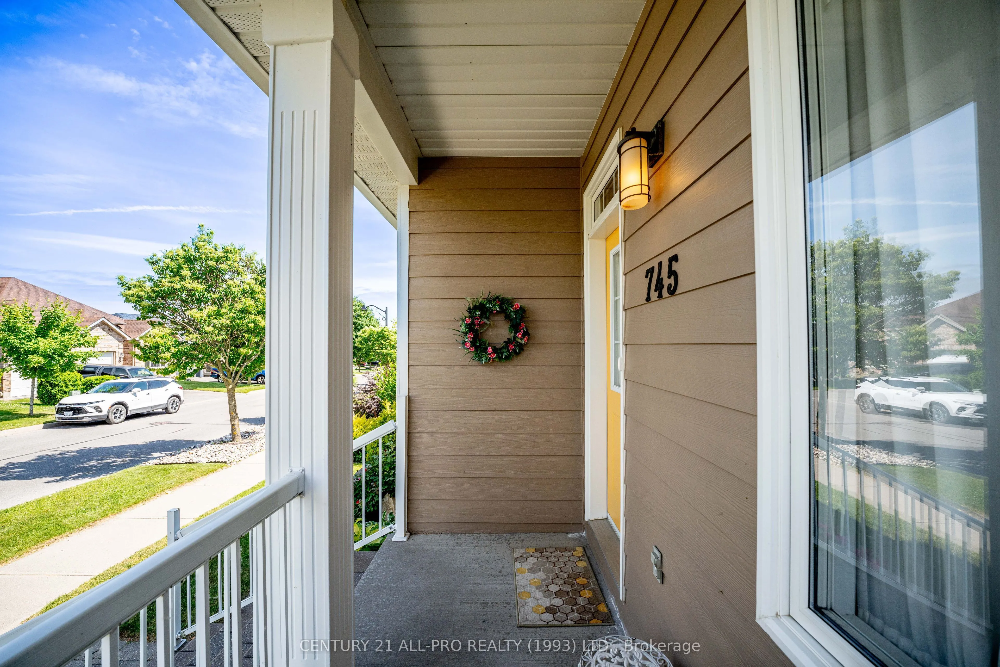745 Prince Of Wales Drive