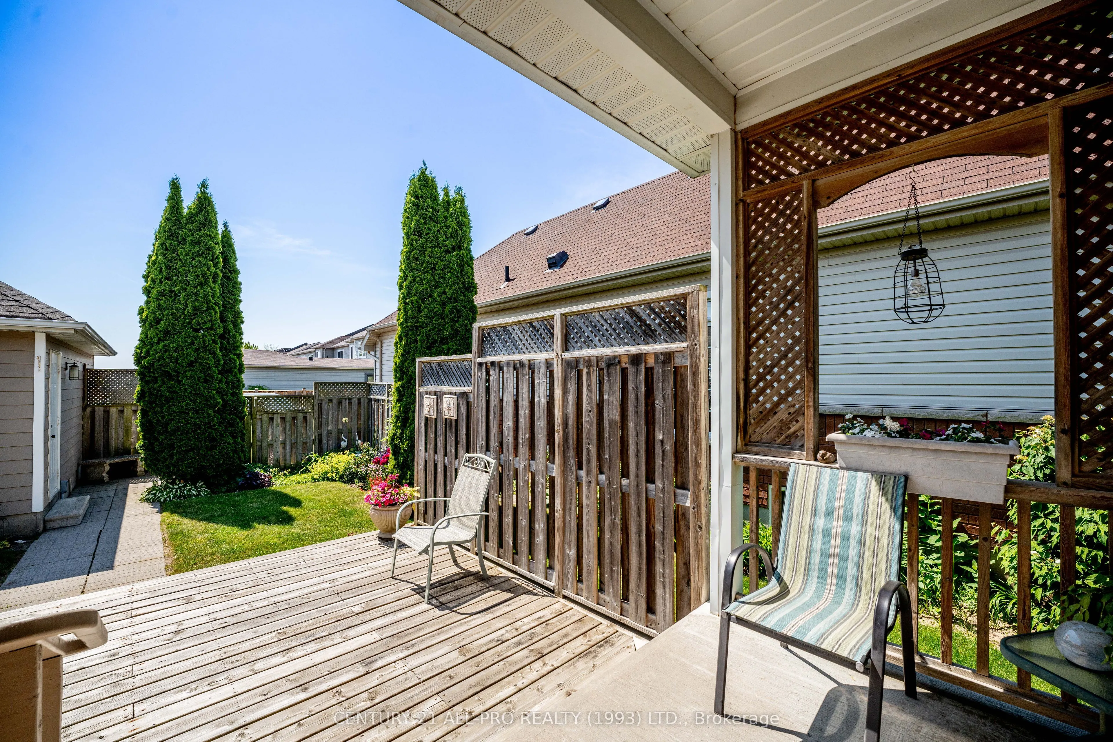 745 Prince Of Wales Drive