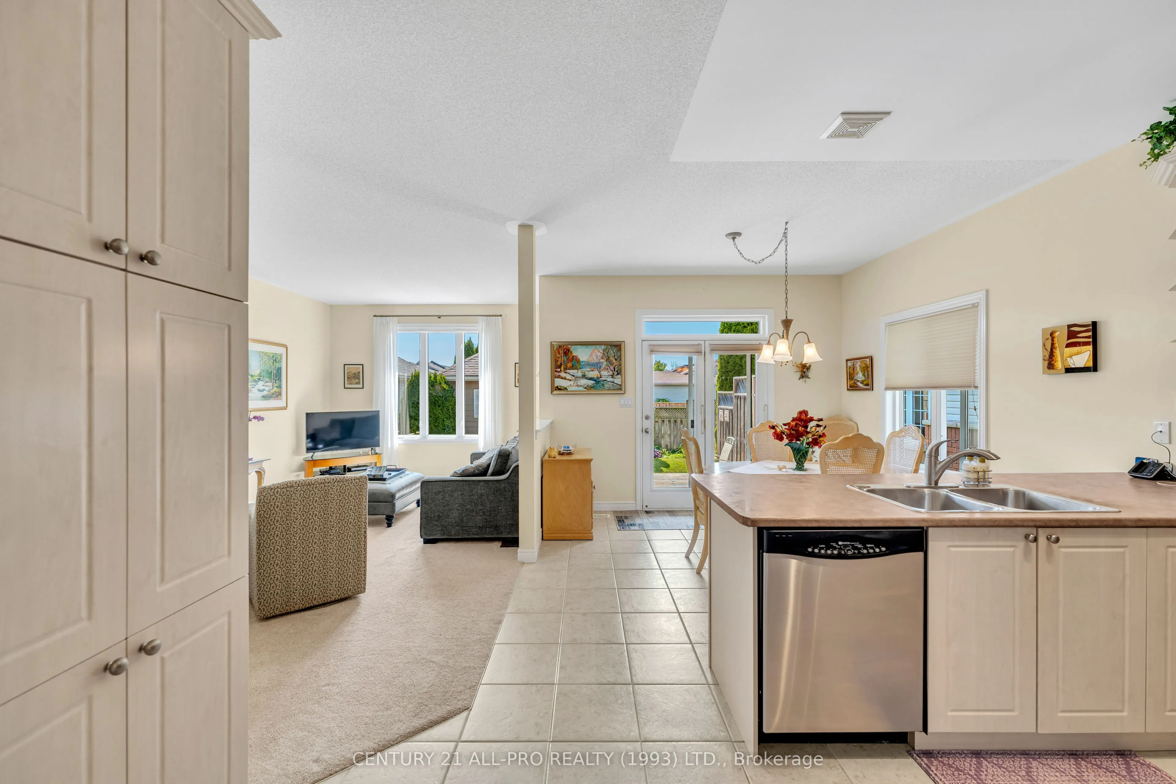 745 Prince Of Wales Drive