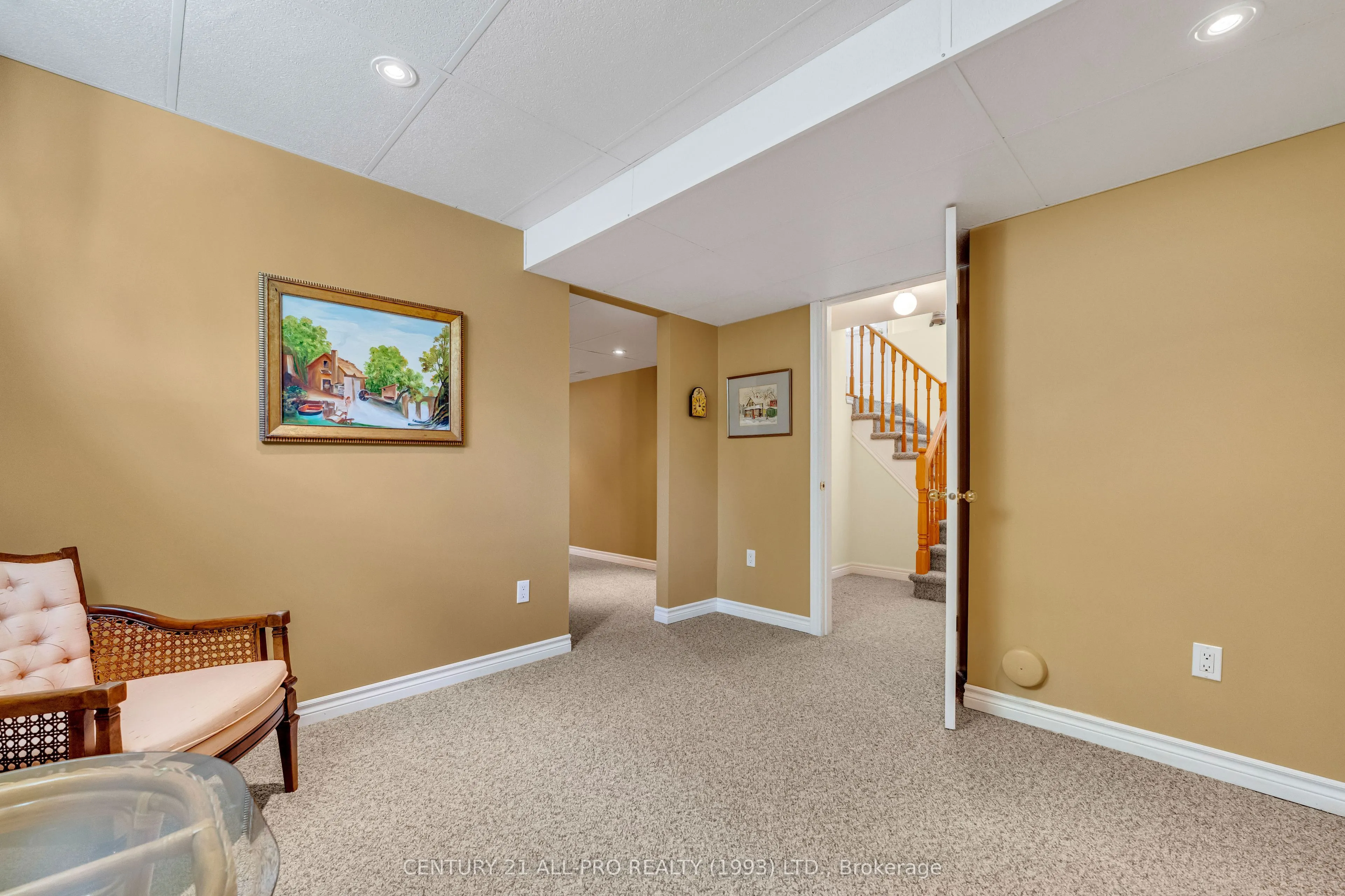 745 Prince Of Wales Drive