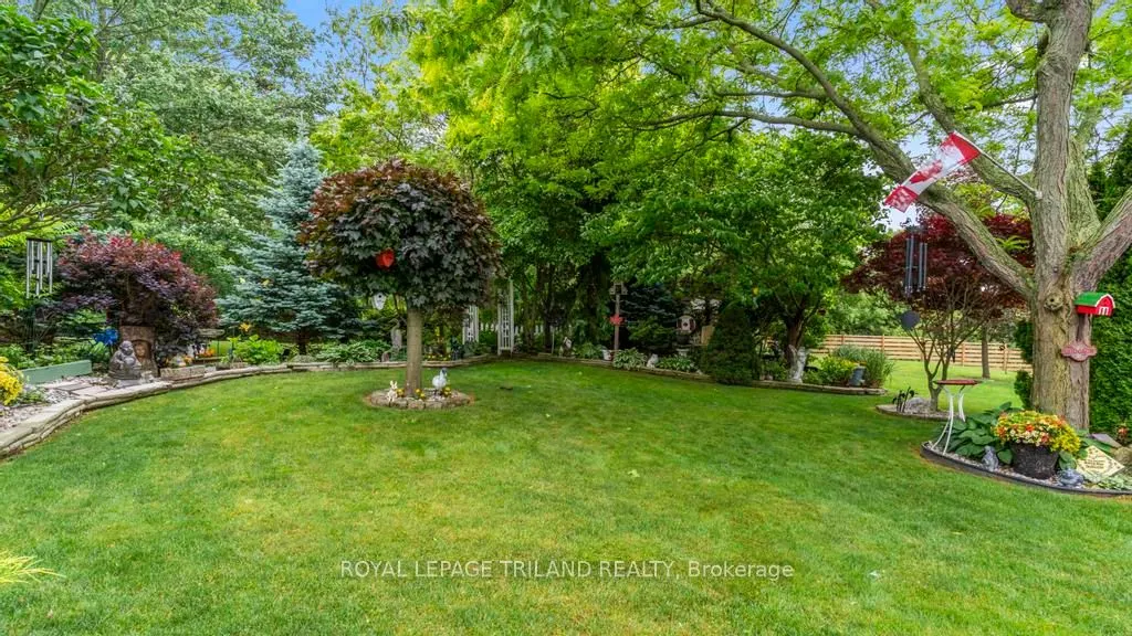 16 COSTELLO Court
