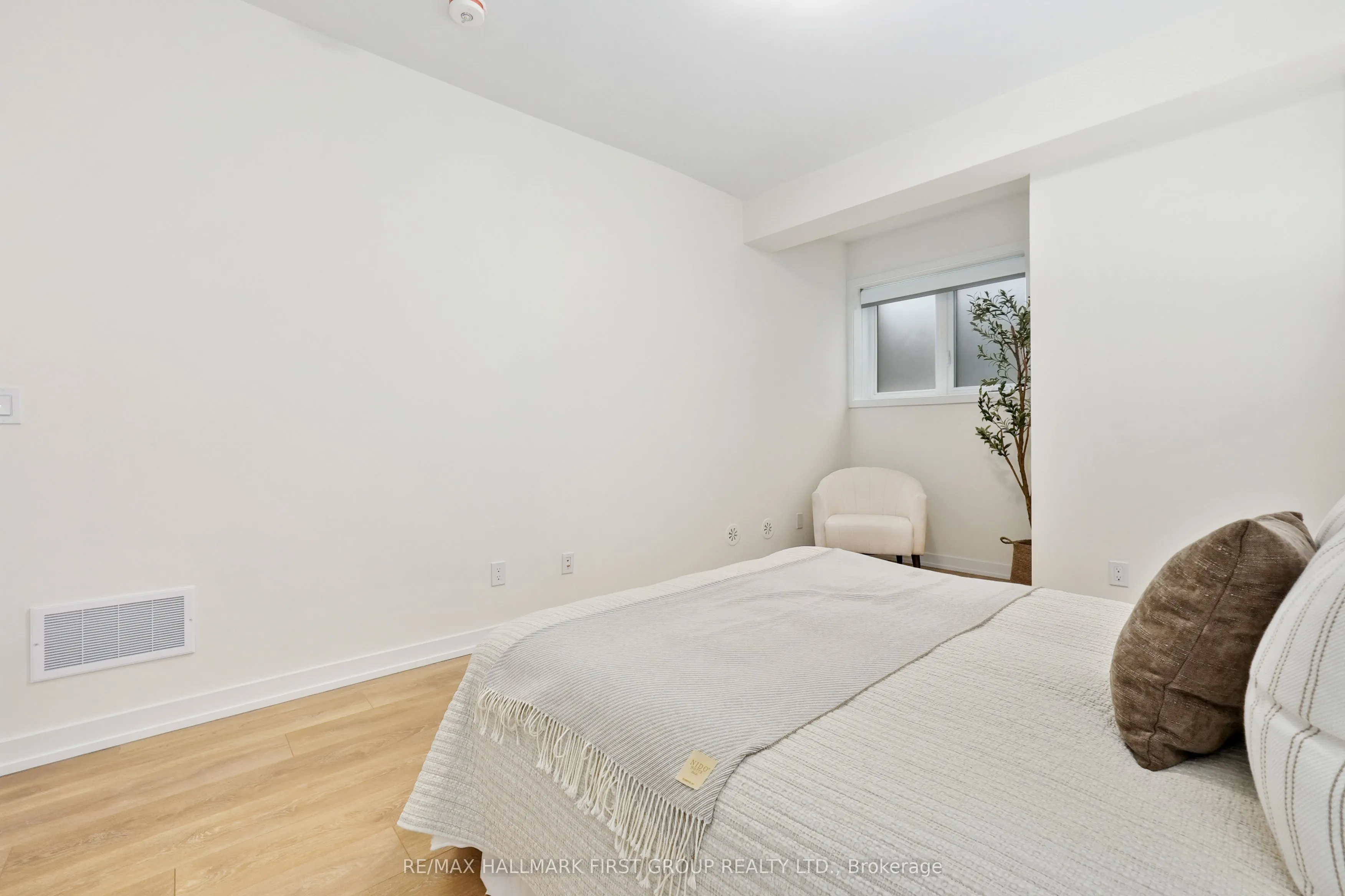 160 Densmore Road, #701