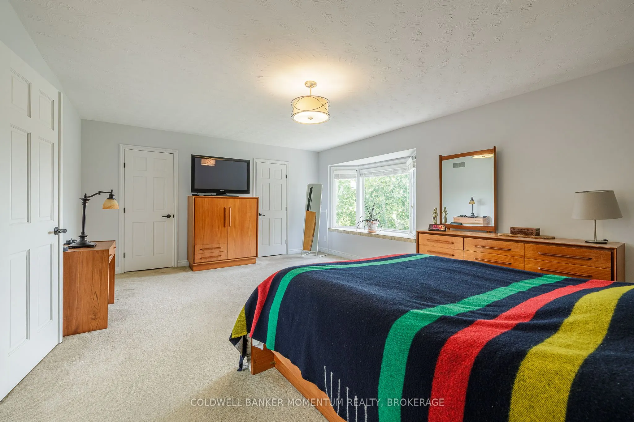 2115 Creek Road