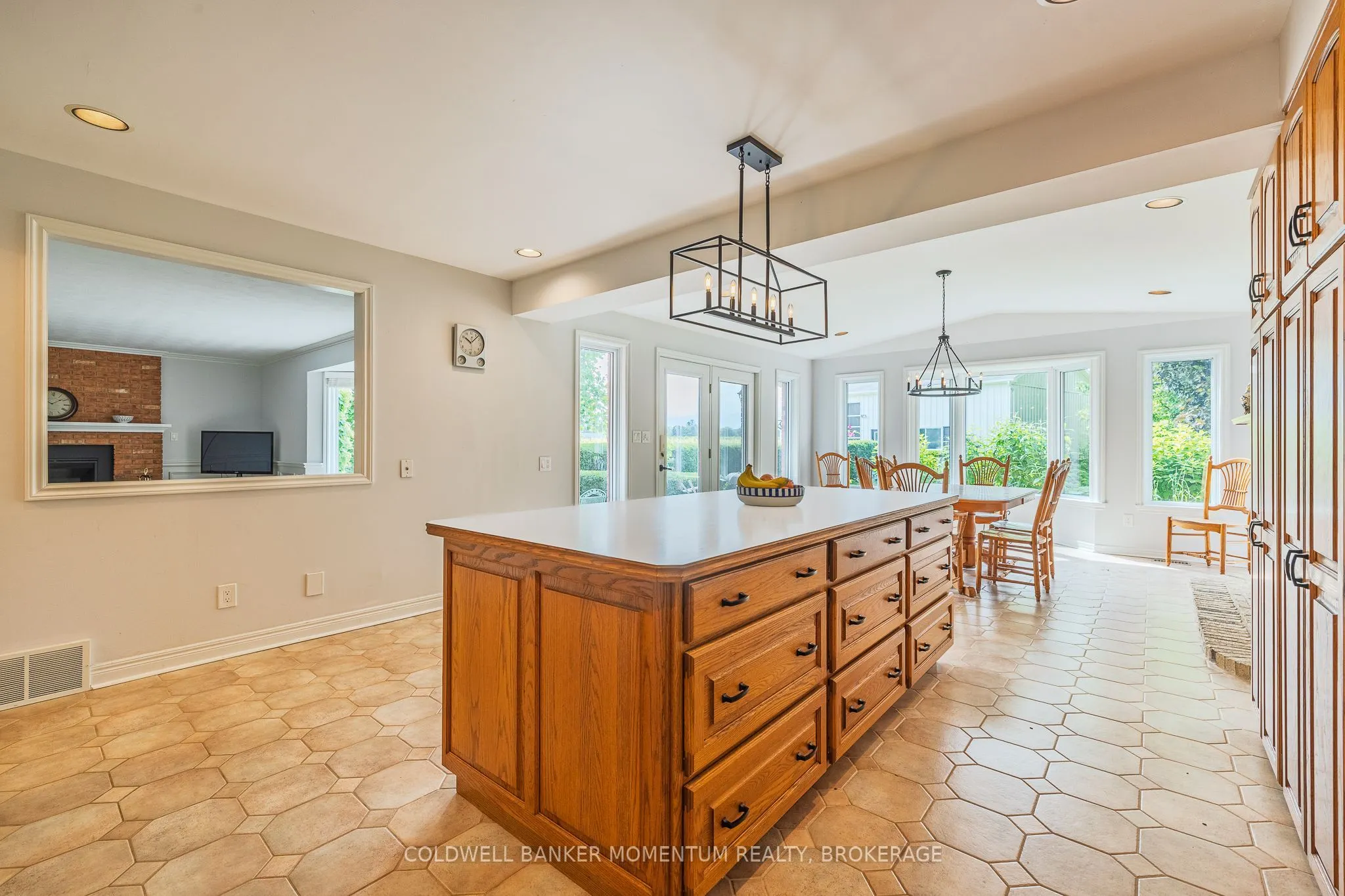 2115 Creek Road