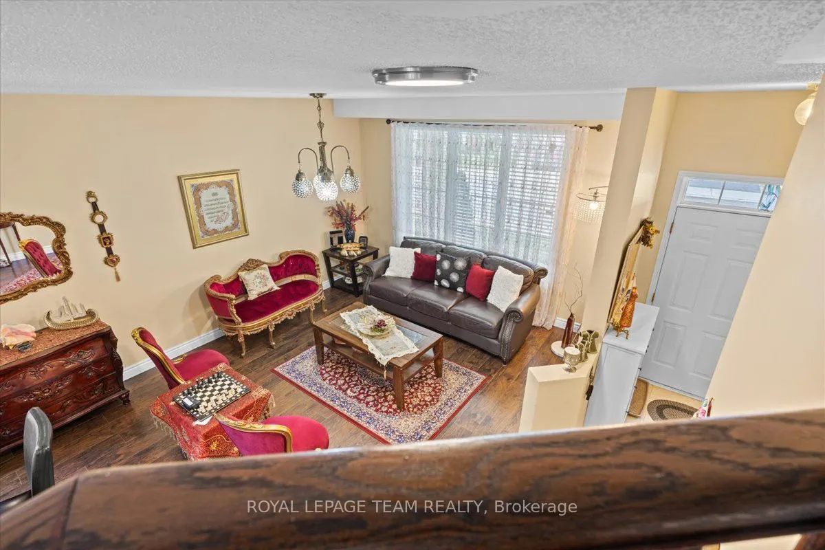 12 Sunvale Way