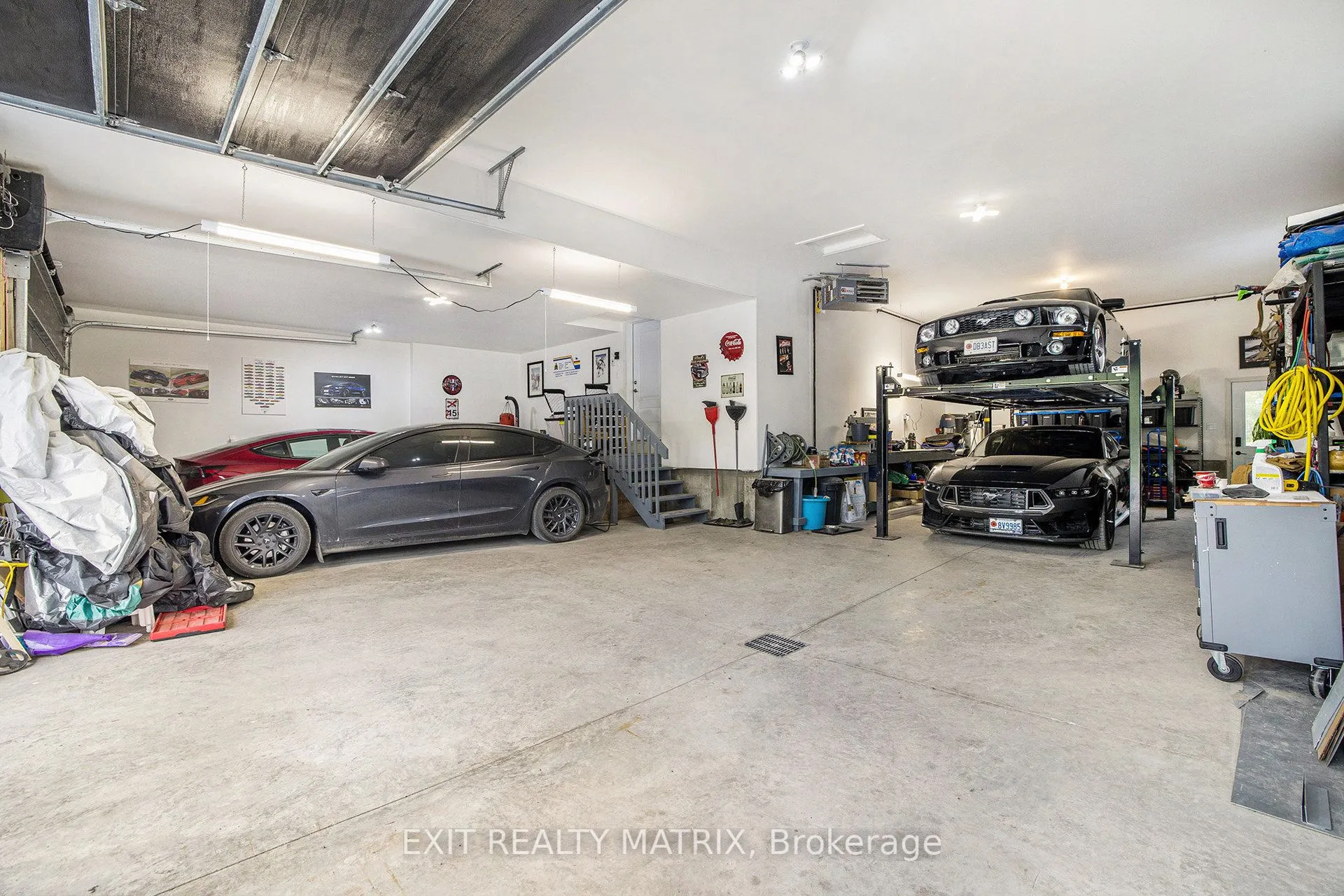 3253 Maisonneuve Road