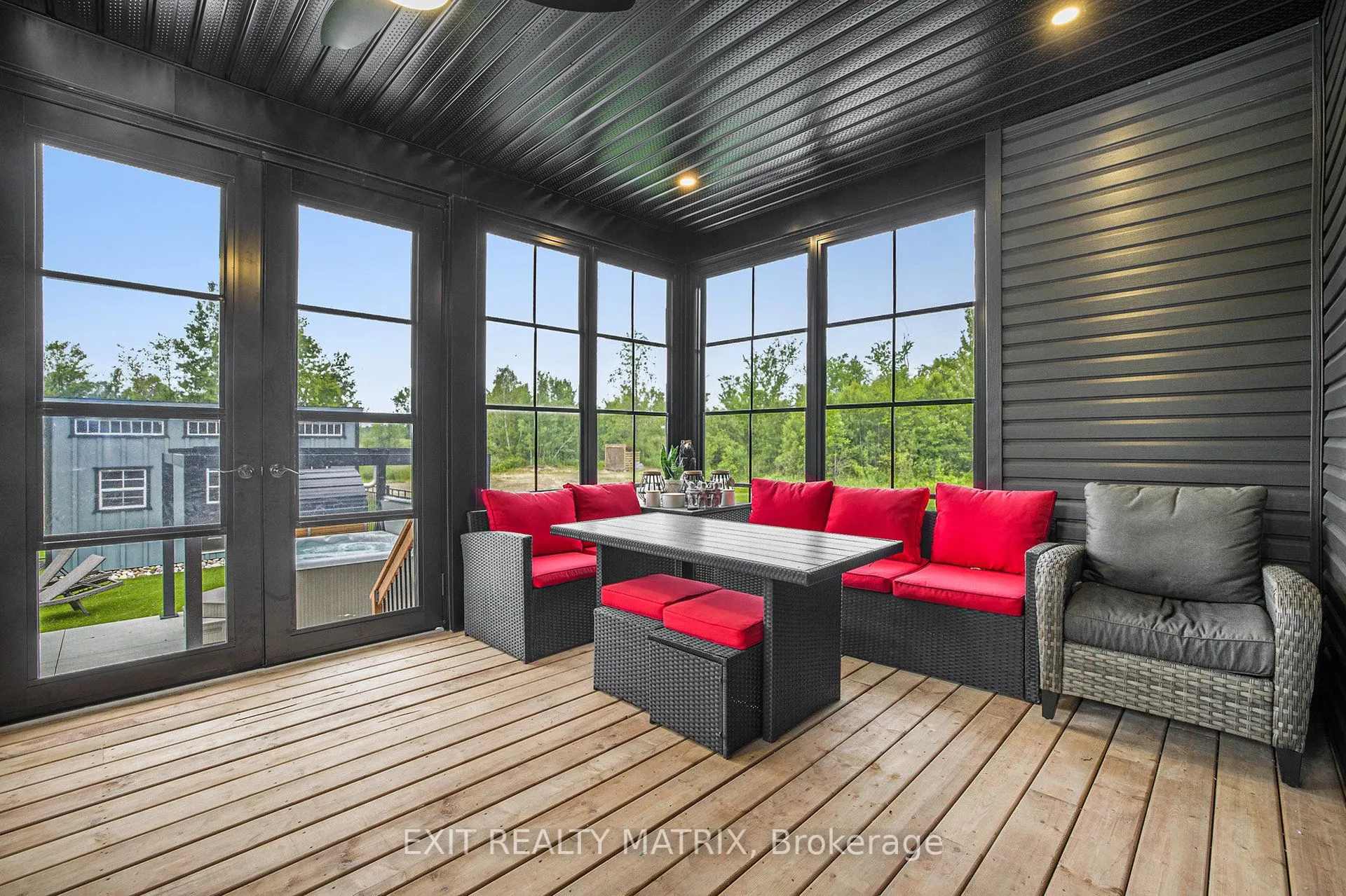 3253 Maisonneuve Road