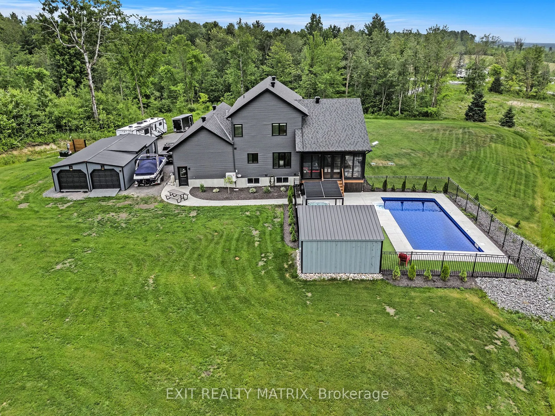 3253 Maisonneuve Road