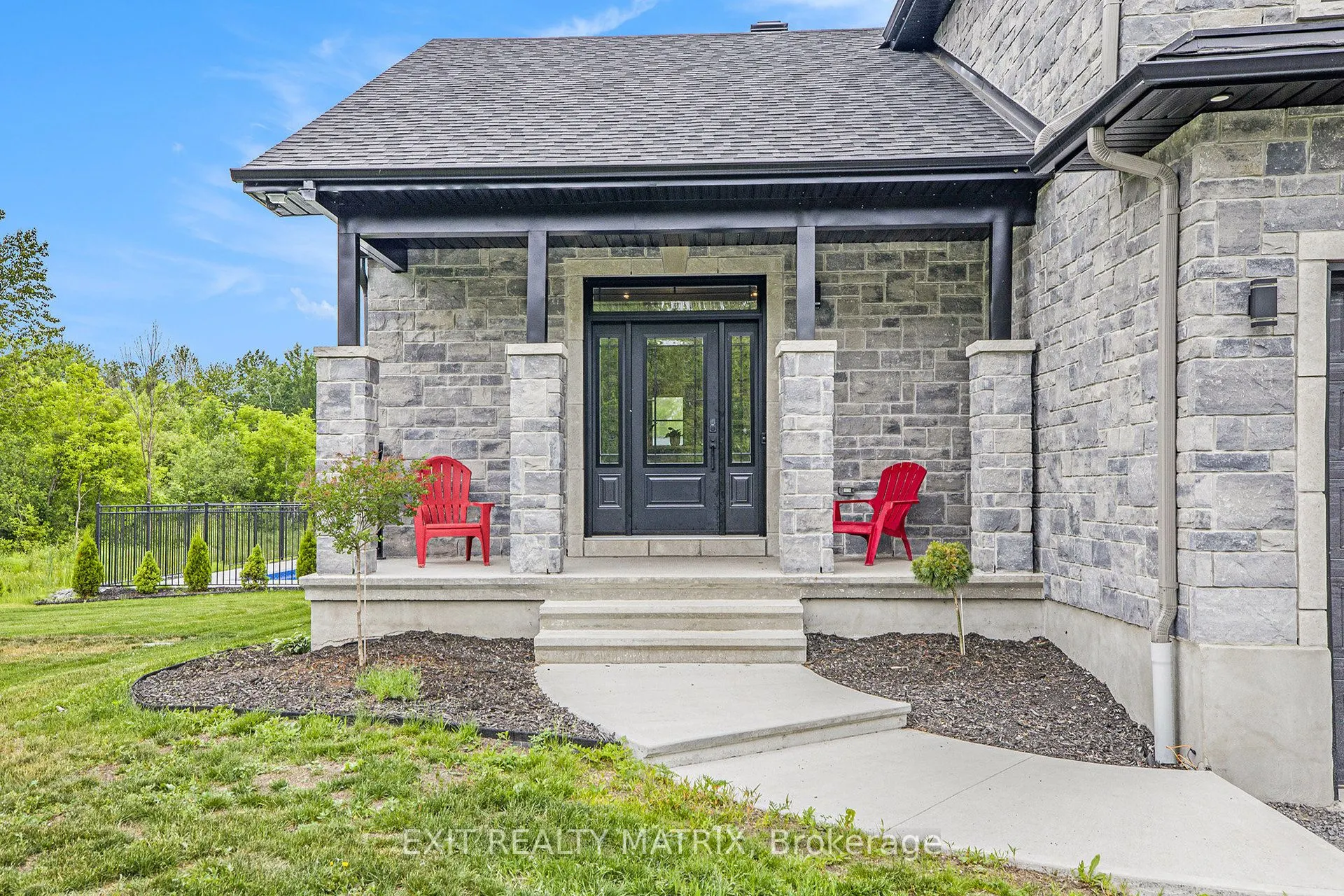 3253 Maisonneuve Road