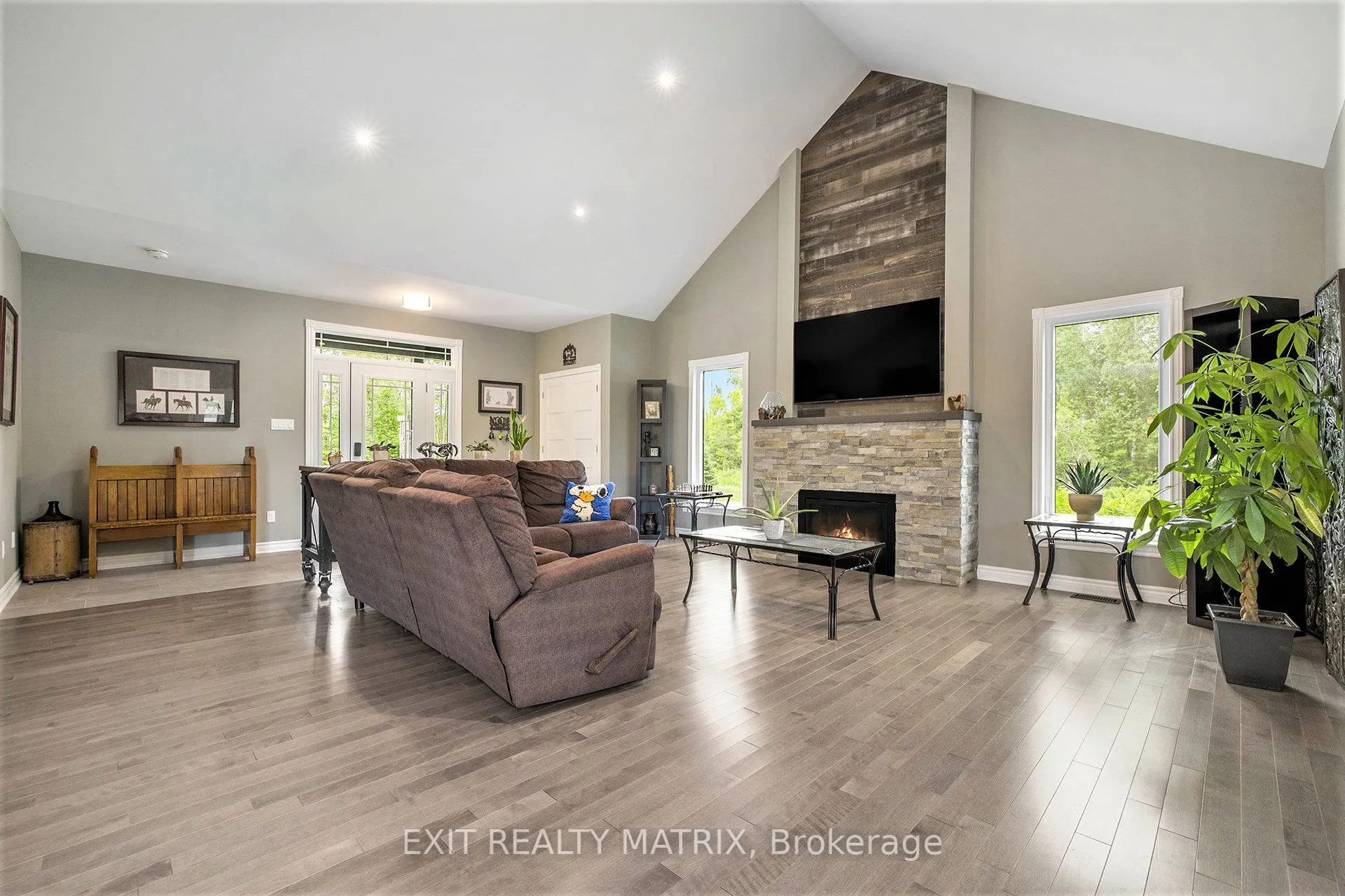 3253 Maisonneuve Road