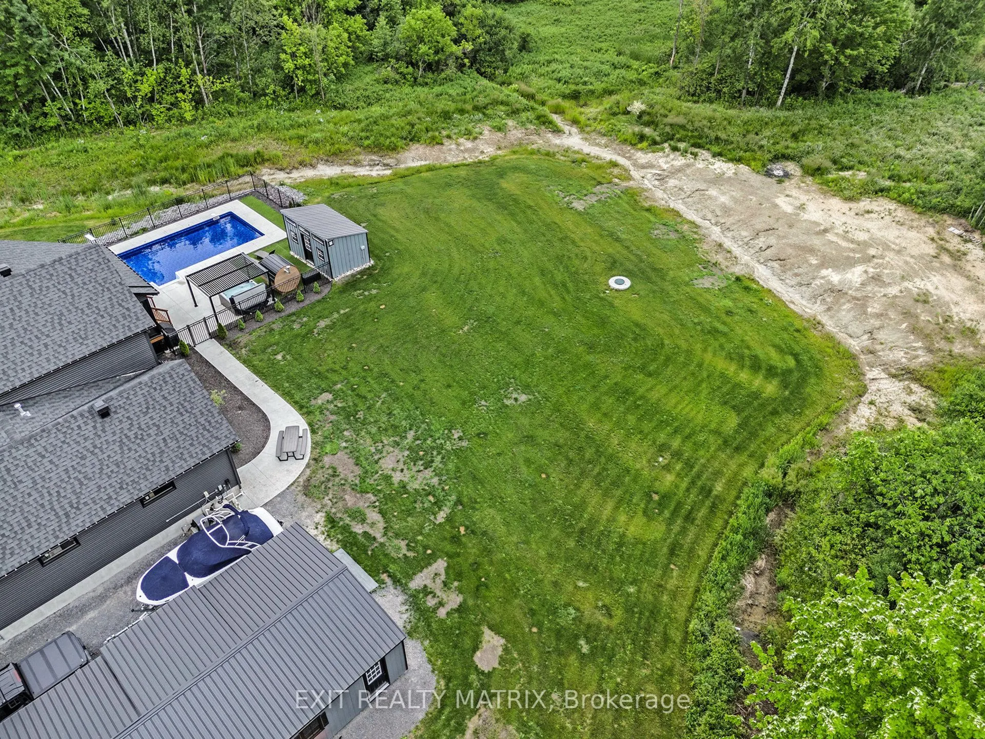3253 Maisonneuve Road