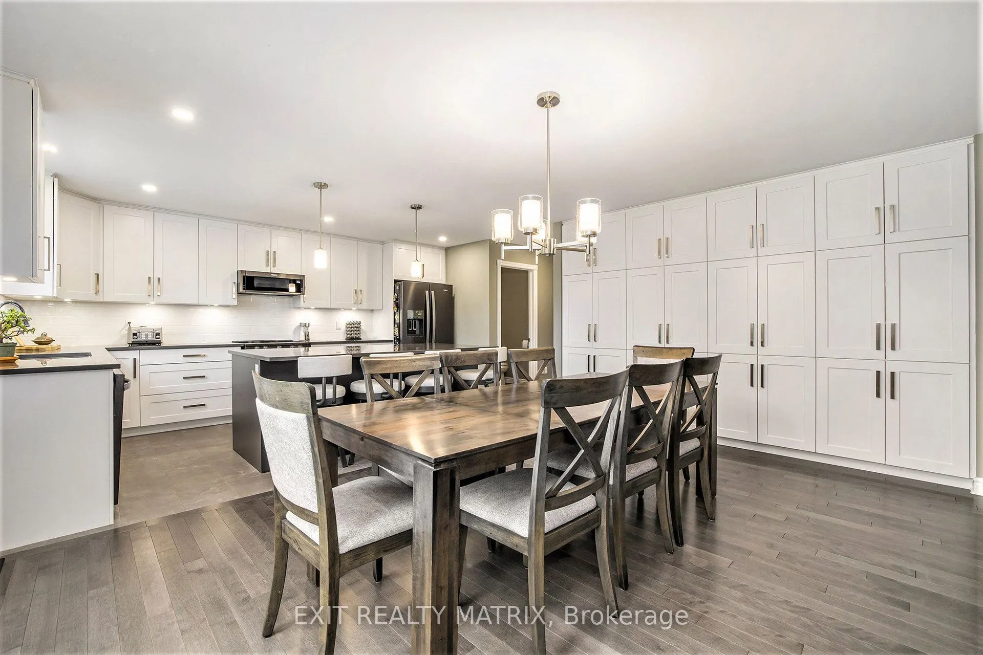 3253 Maisonneuve Road